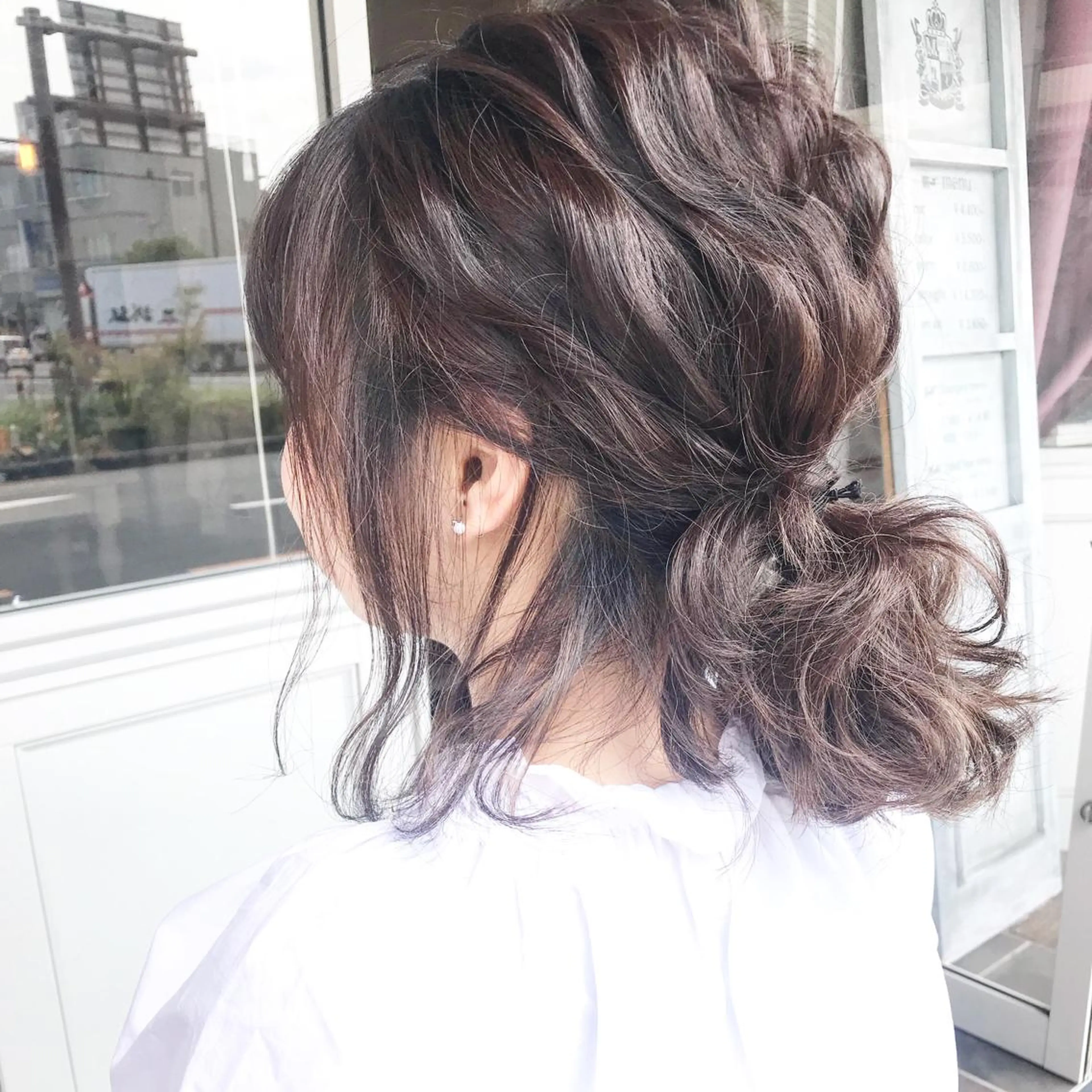 ミディアム カラー ヘアアレンジ 切りっぱなしボブ バレイヤージュ ブリーチ グラデーションカラー ハイライトカラー Mariana/ 鶴原-ハイライトのヘアスタイル
