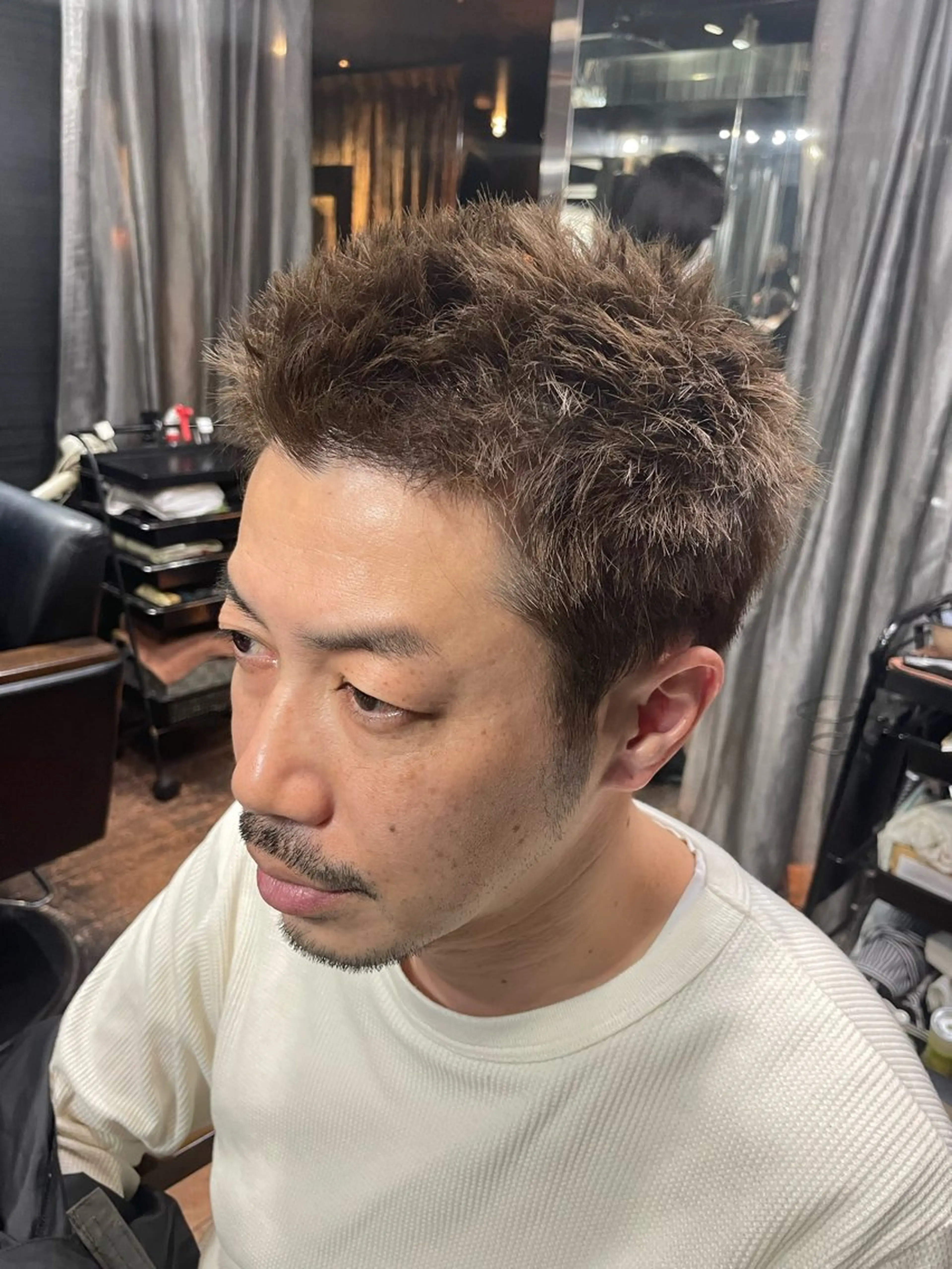 ショート カラー ブルーカラー ハイトーンカラー オレンジ ショートヘア カット ヘアカラー トリートメント VERONIQUE所属・山本 雅由のヘアスタイル