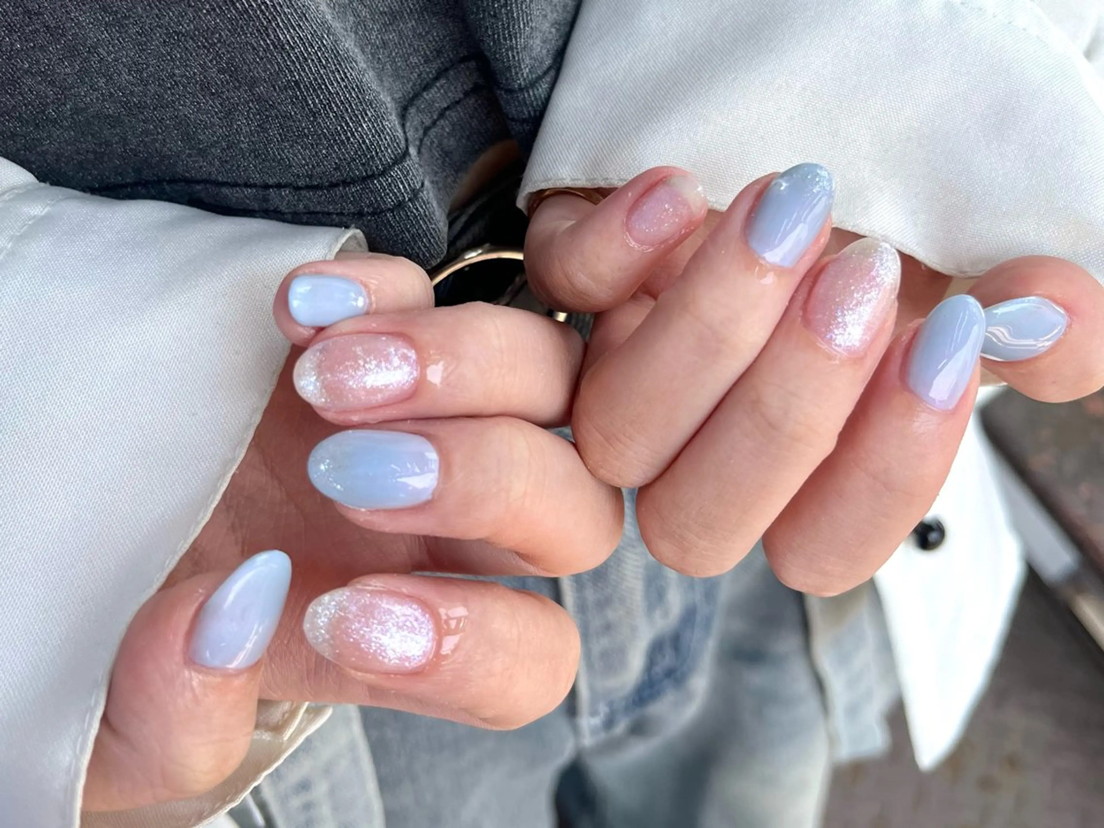 ネイル ブルー ジェルネイル ラメ(グリッター) ワンカラーネイル ホワイト Salute本店 🦋仲原里佳のネイルデザイン