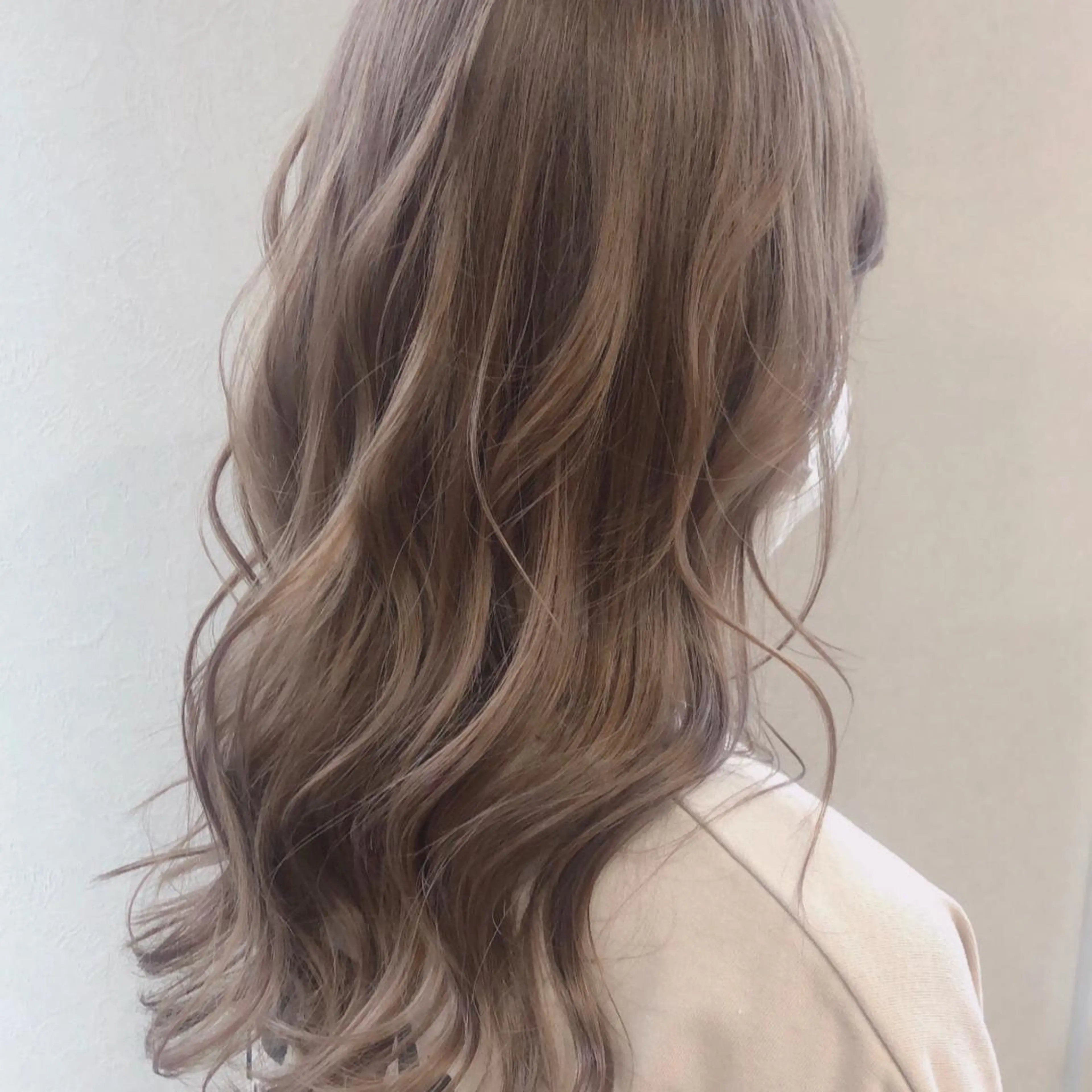 ロング ボブ ハイライト 髪質改善 レイヤーカット 縮毛矯正 カット ヘアカラー トリートメント 🎗️comoda 神戸三宮 髪質改善のヘアスタイル