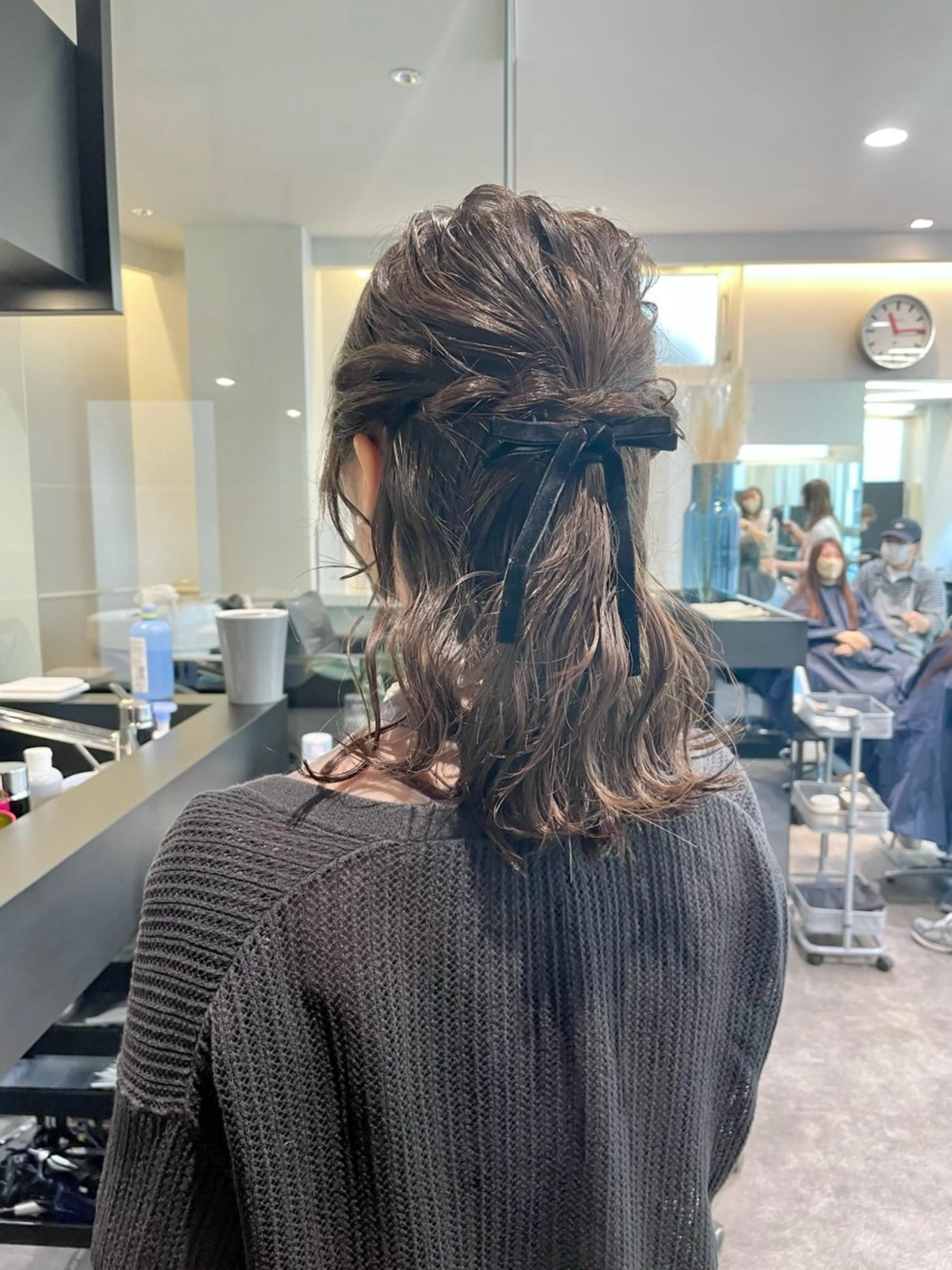 ミディアム ヘアアレンジ ハーフアップ ダブルカラー🦖 /髪質改善⚡️しおりのヘアスタイル