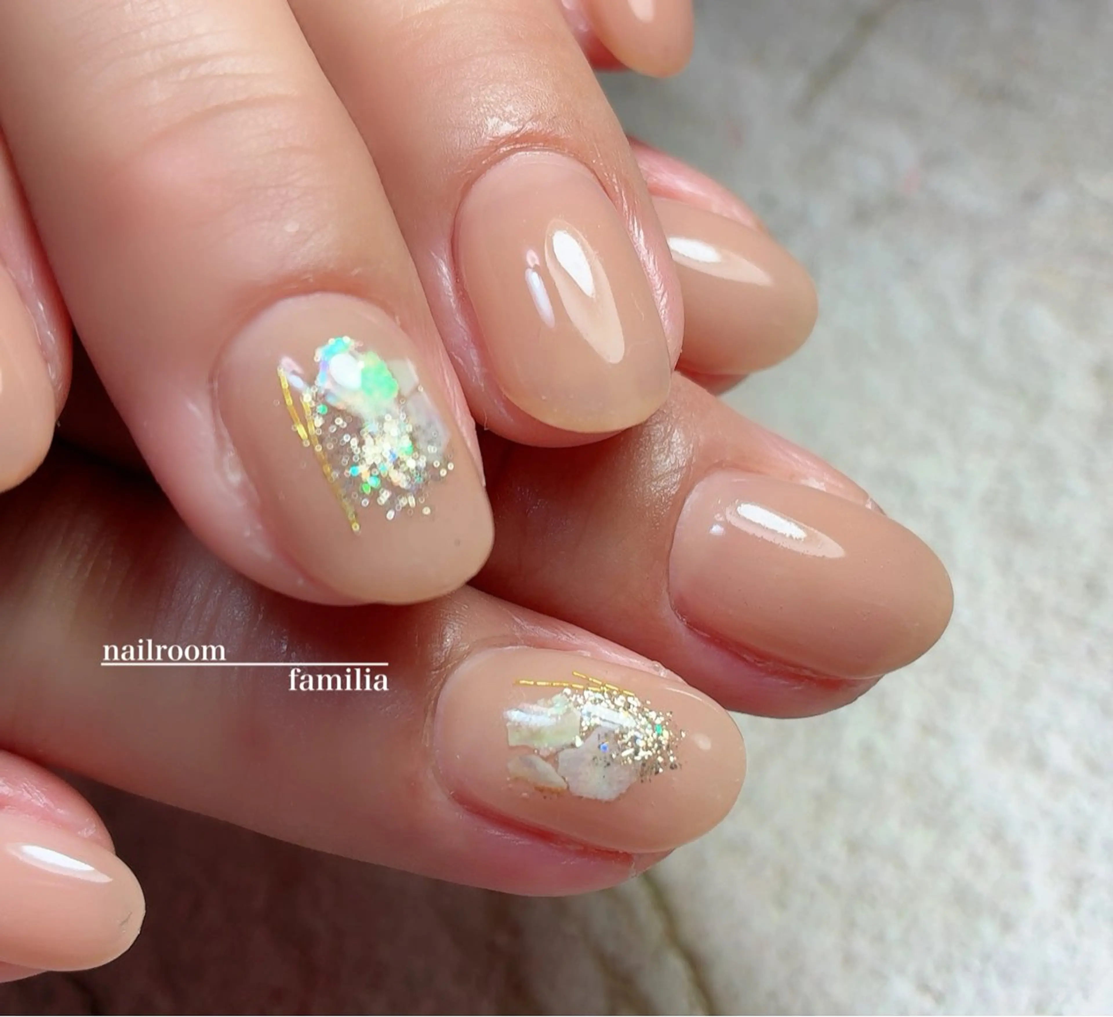 ネイル ハンドネイル -nailroom- familiaのネイルデザイン