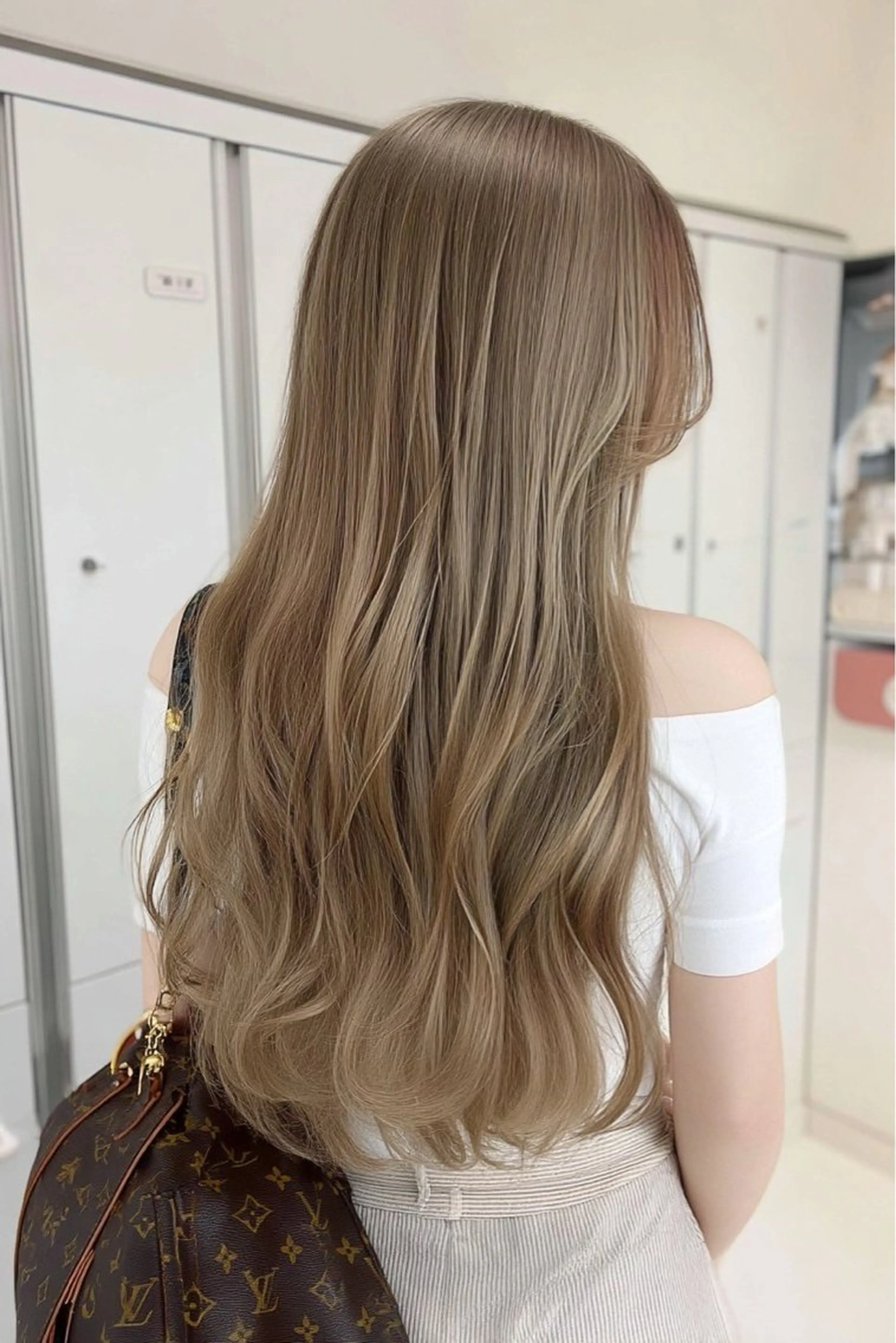 ロング カラー ヘアカラー 猪狩 杏菜のヘアスタイル