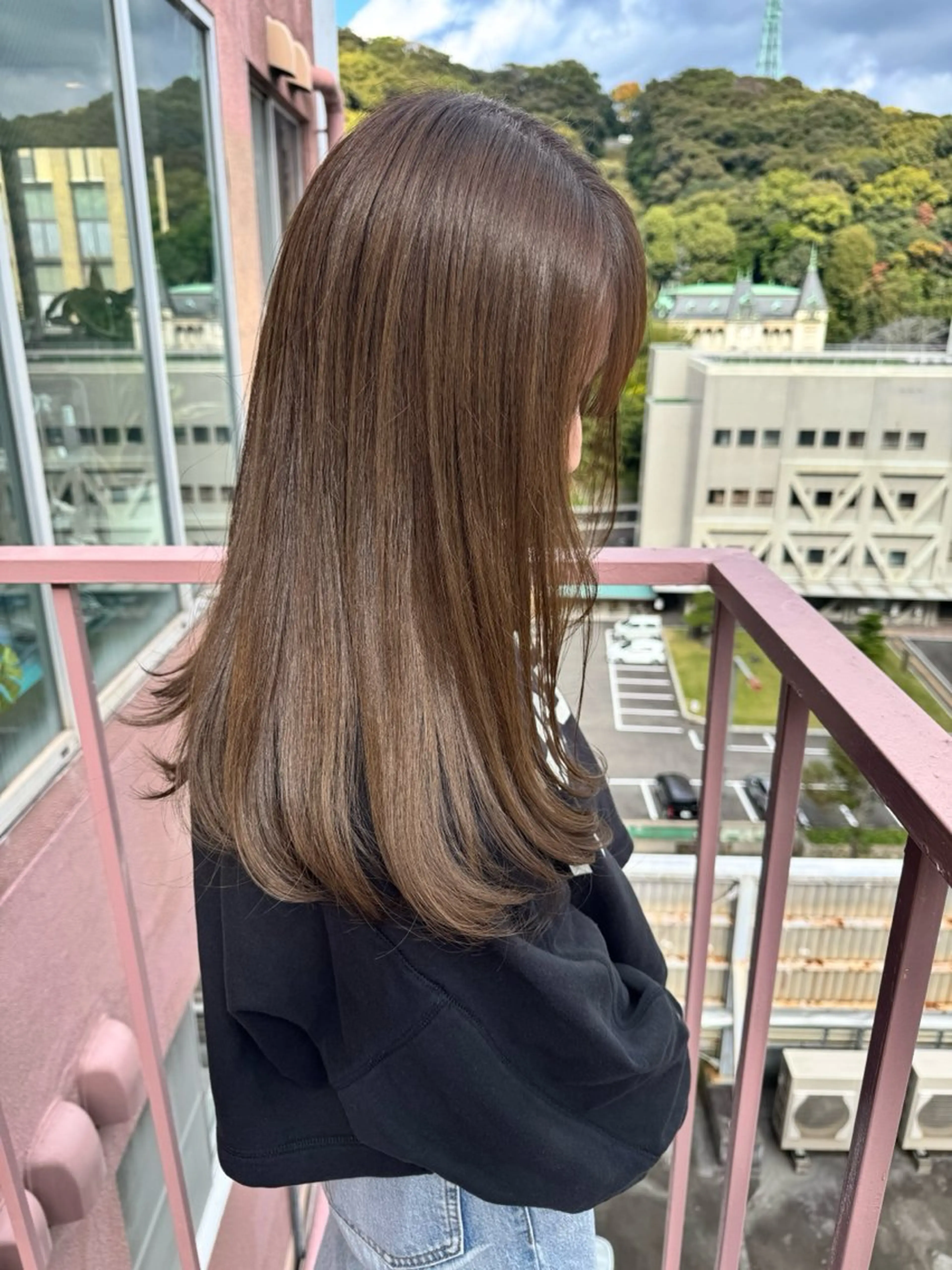 セミロング カラー ベージュカラー オリーブベージュ カット ヘアカラー Viage （ビアージュ）のヘアスタイル