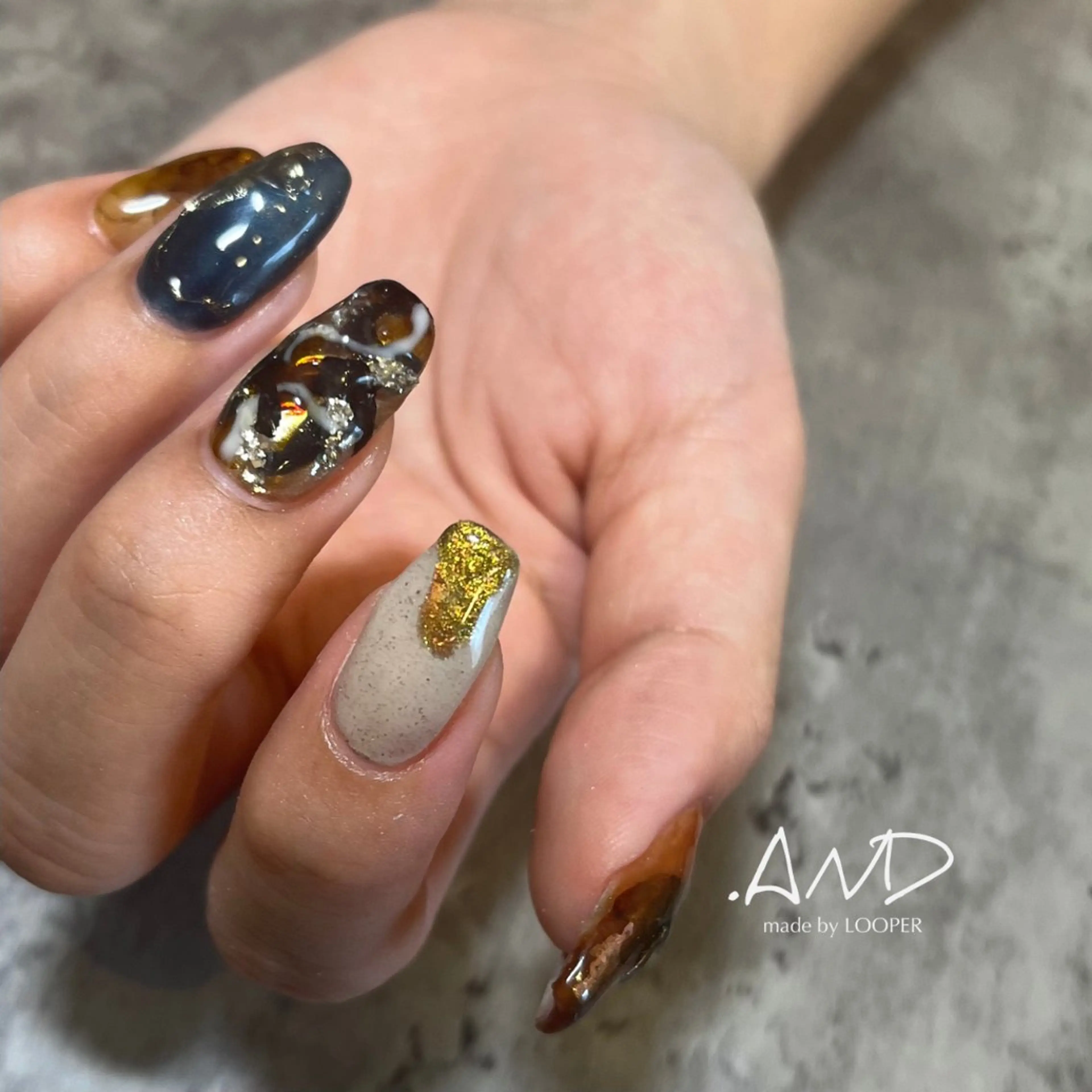 ネイル アートネイル ニュアンスネイル ハンドネイル LOOPER所属・mzh ...のネイルデザイン