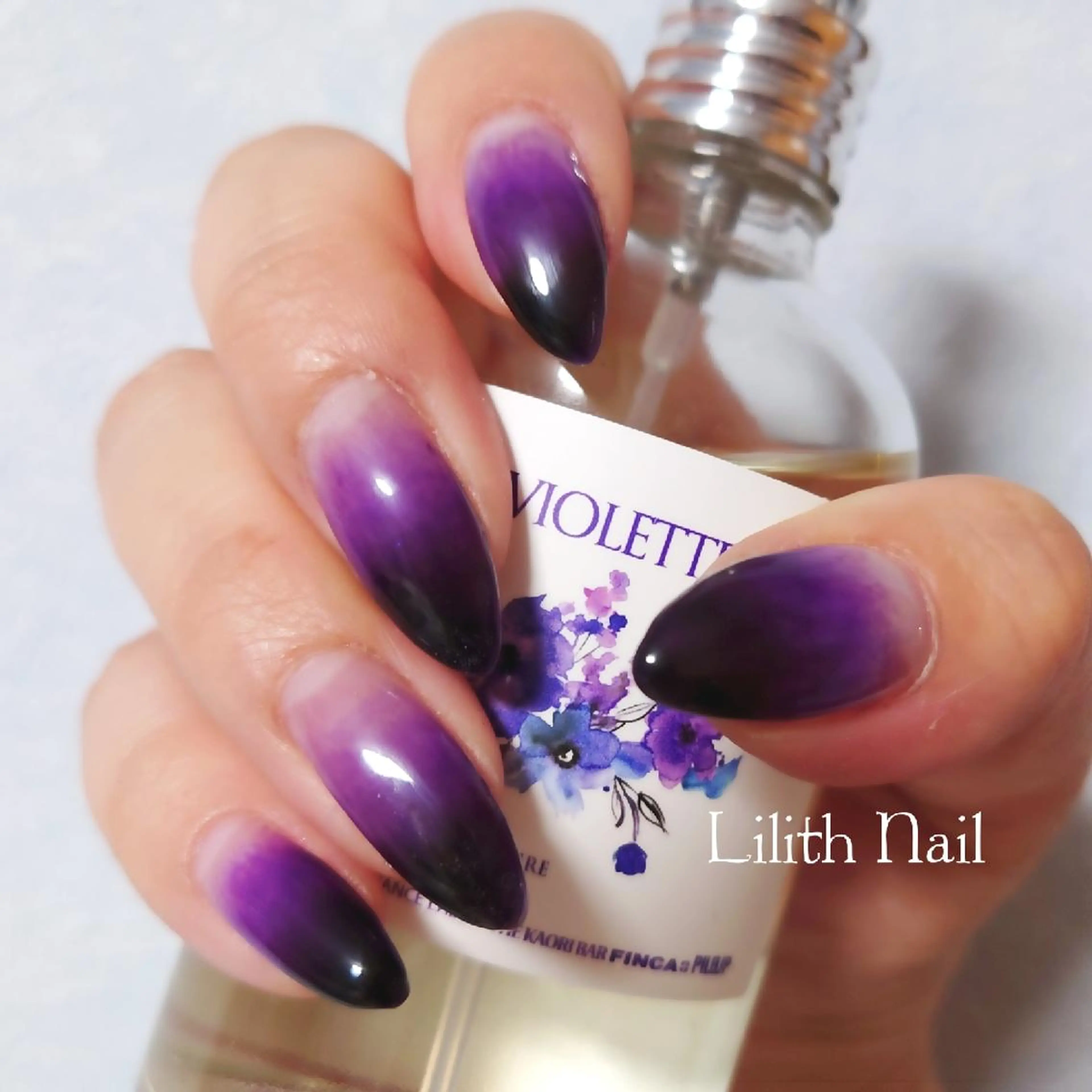ネイル グラデーション グリーン 夏ネイル ハンドネイル Lilith Nailのネイルデザイン
