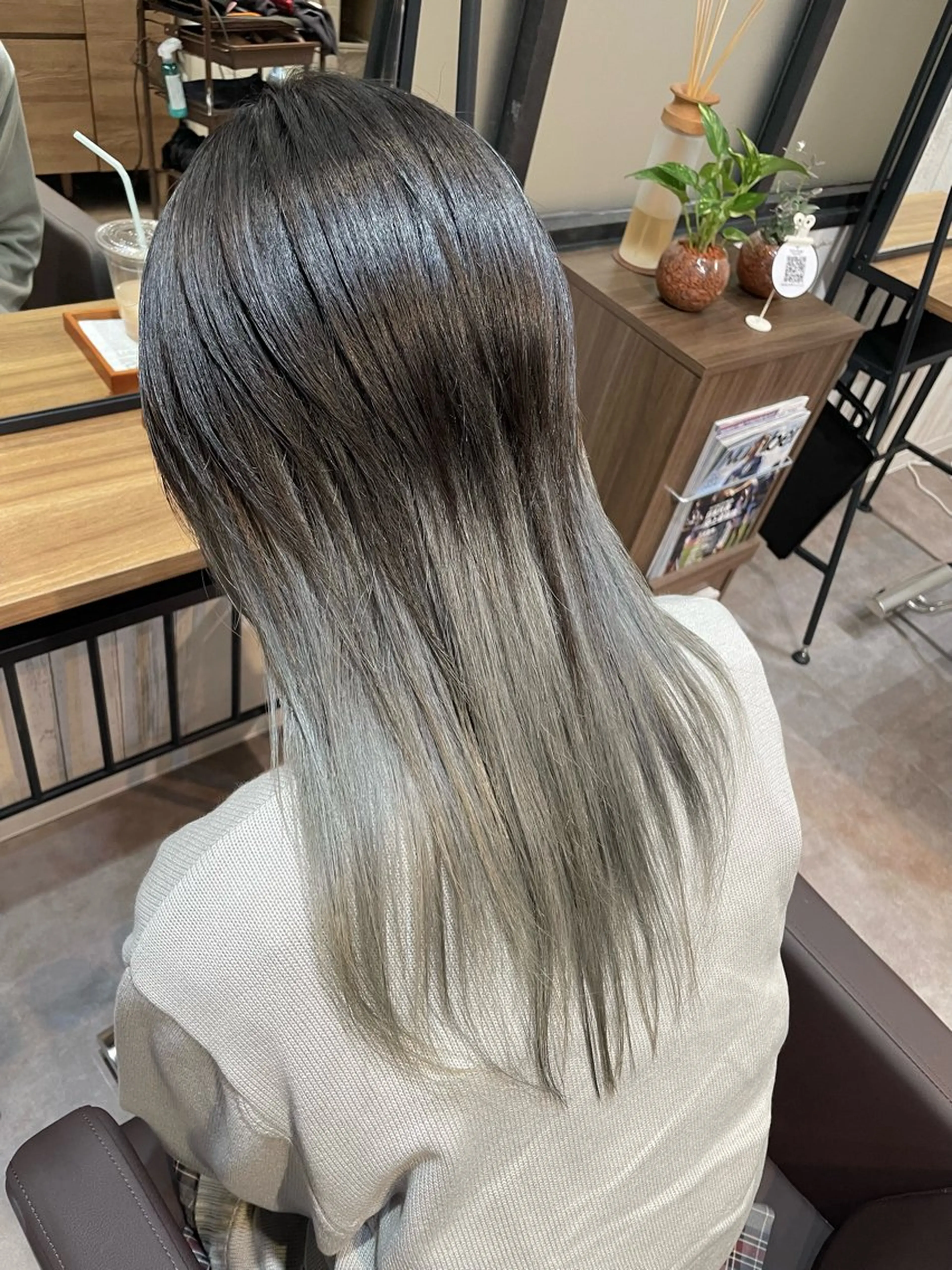 ロング カット ヘアカラー ✨ブリーチ&髪質 改善✨高橋さやかのヘアスタイル