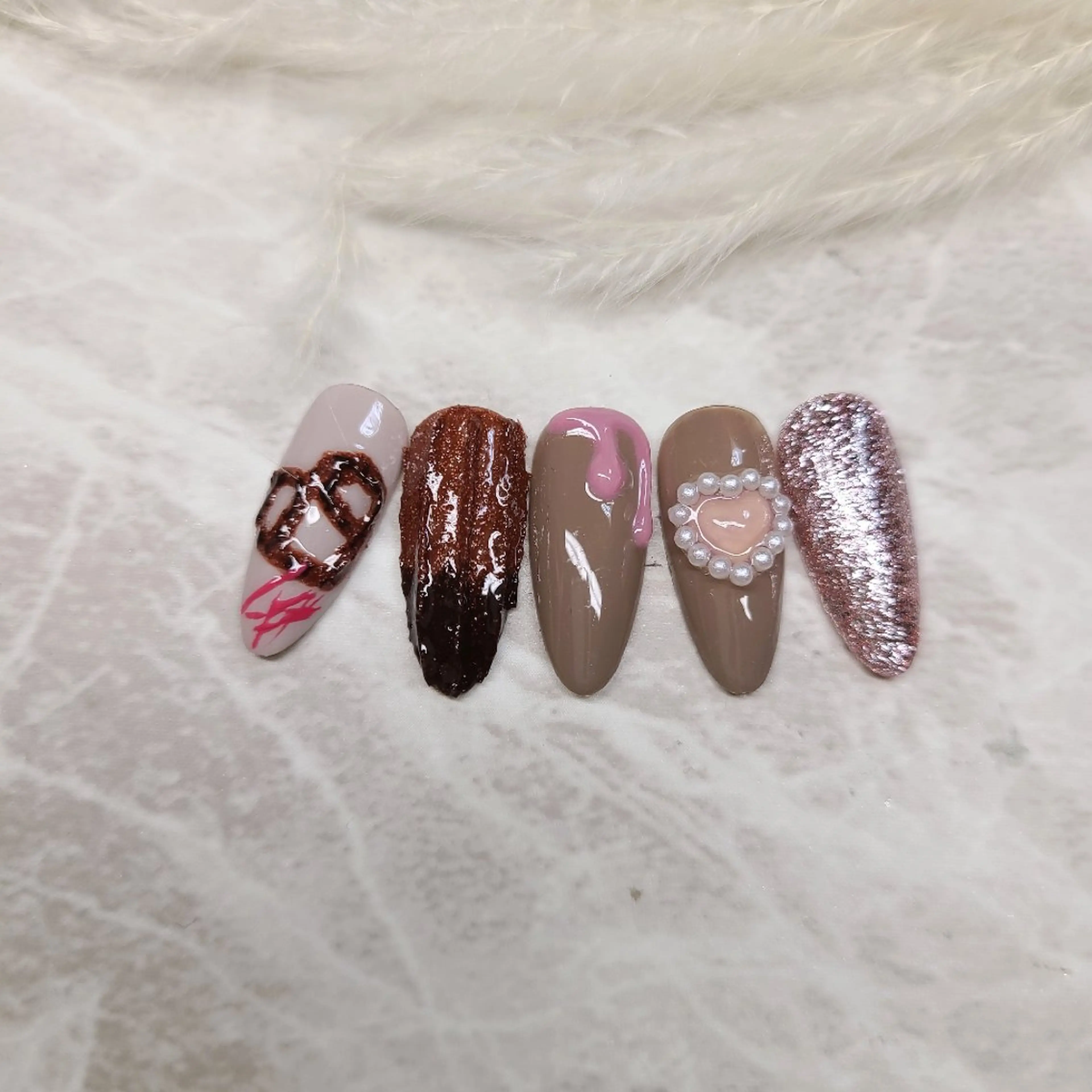 ネイル バレンタイン Nail  Ai    のネイルデザイン