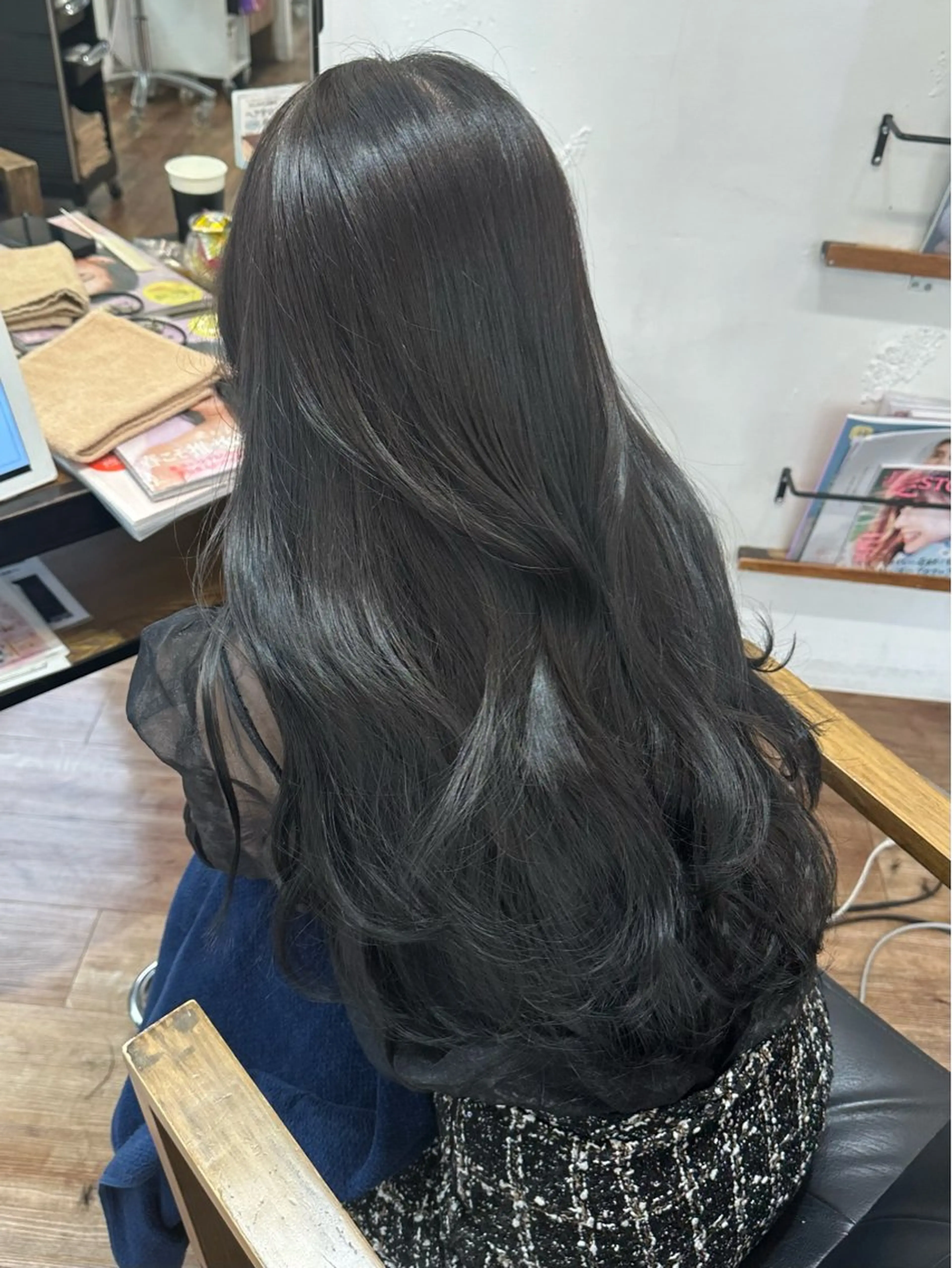ロング はせがわこもも/ 暗髪/髪質改善のヘアスタイル