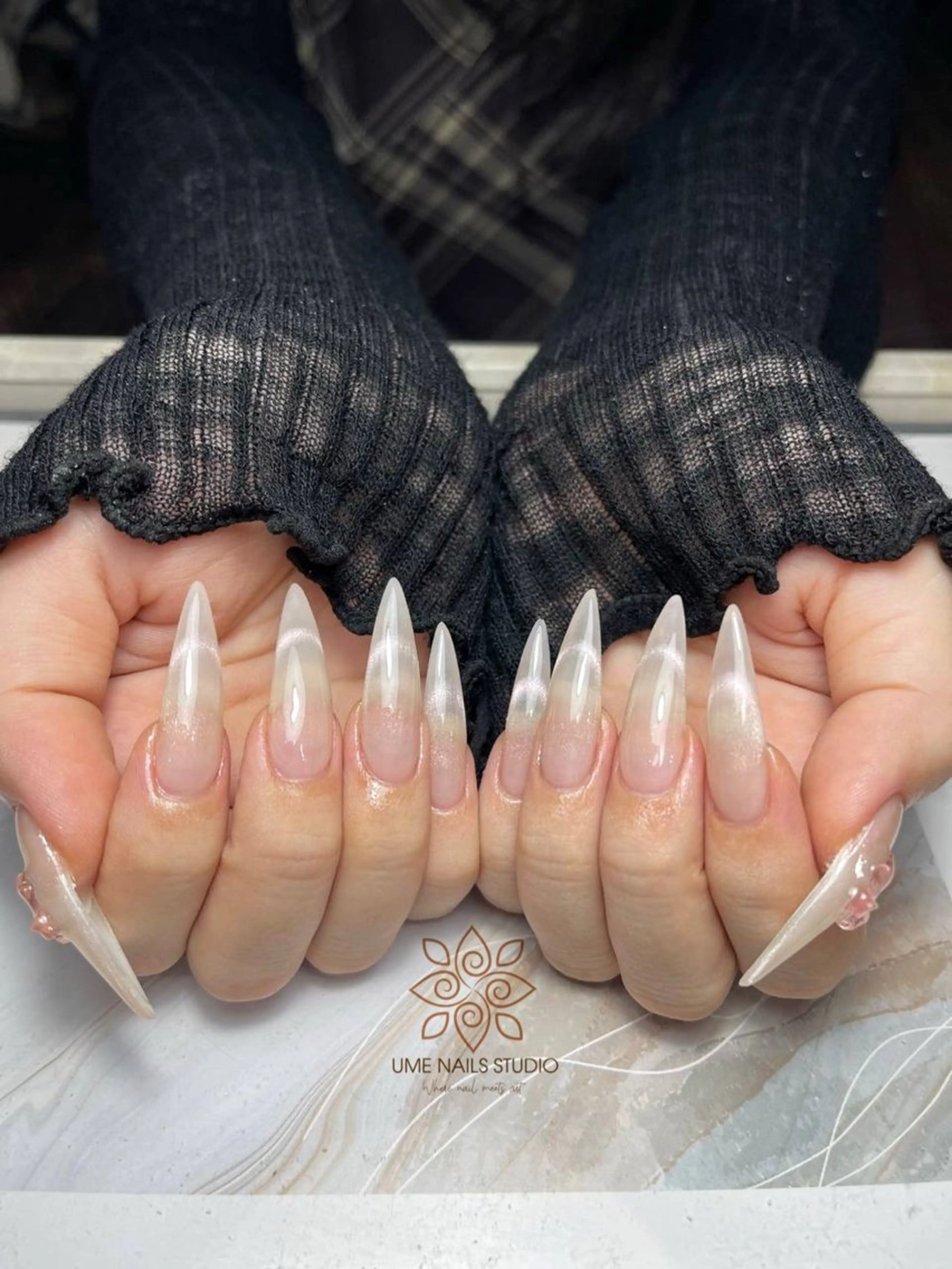 ネイル チークネイル クリアネイル ガーリー キラキラネイル 韓国ネイル ハンドネイル Ume Nail Studioのネイルデザイン