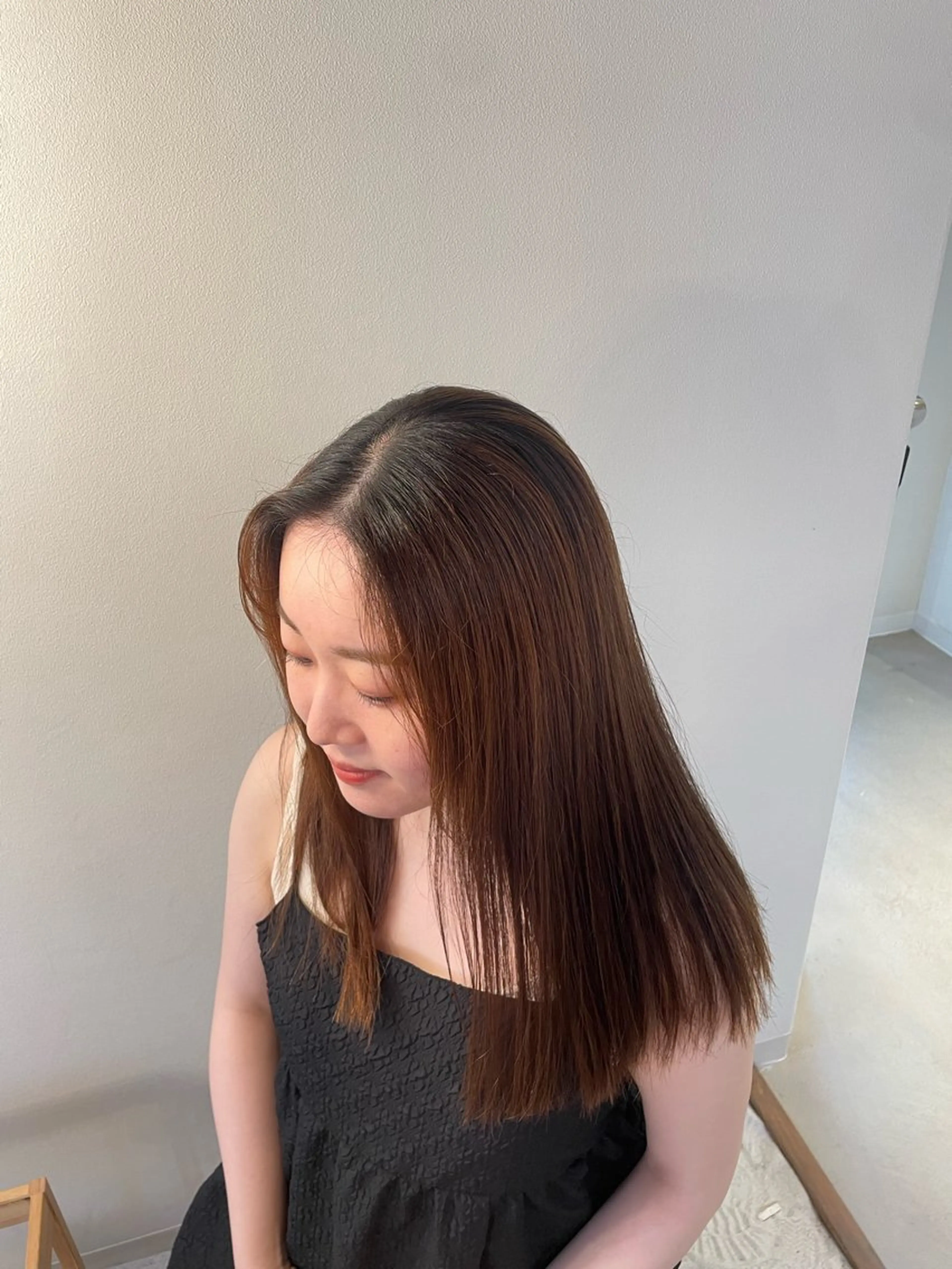 セミロング 村上 綾音のヘアスタイル