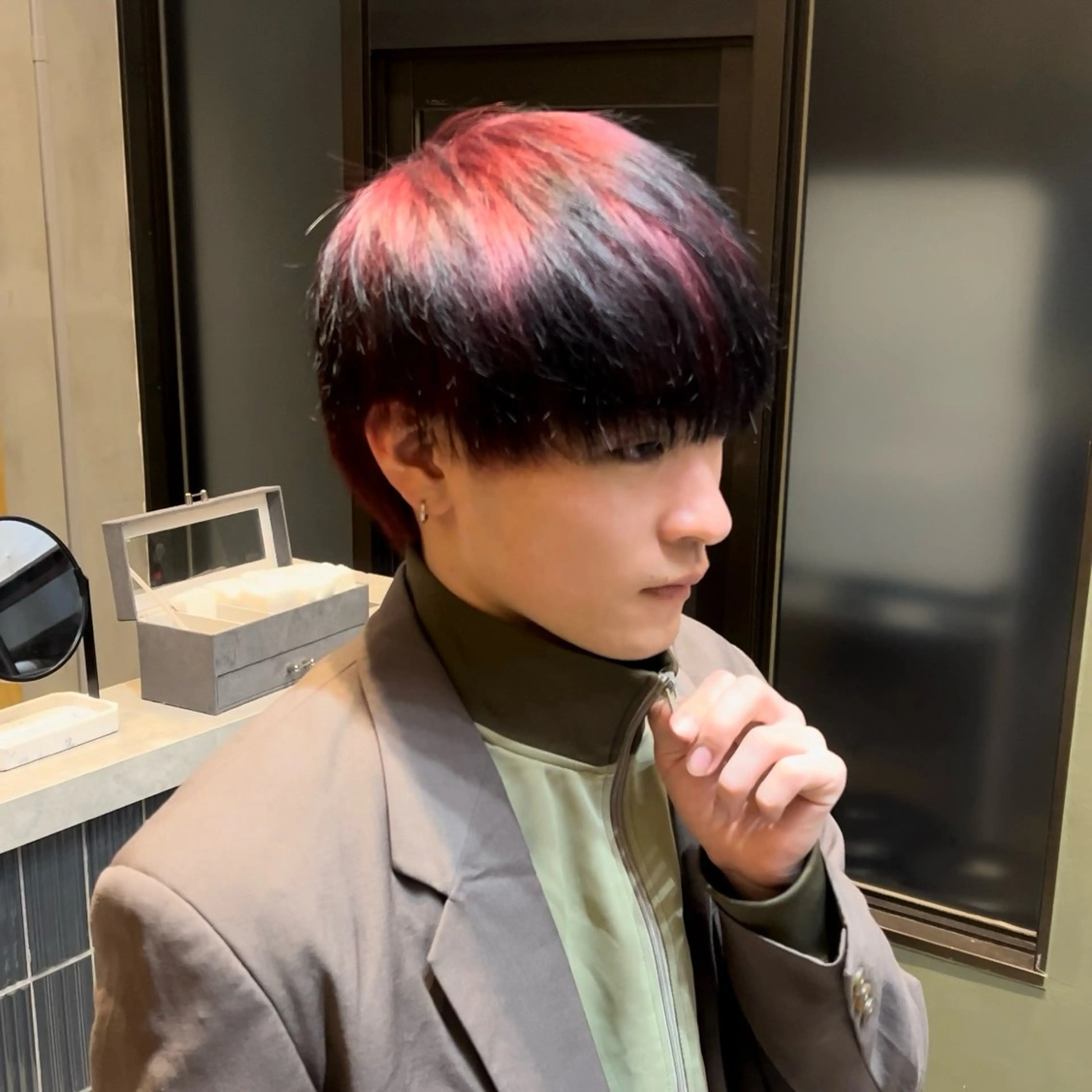 カラー メンズ ボルドーカラー ヘアカラー トリートメント benji所属・YUIKA☆髪質改善 小顔ｶｯﾄ艶ｶﾗｰのヘアスタイル