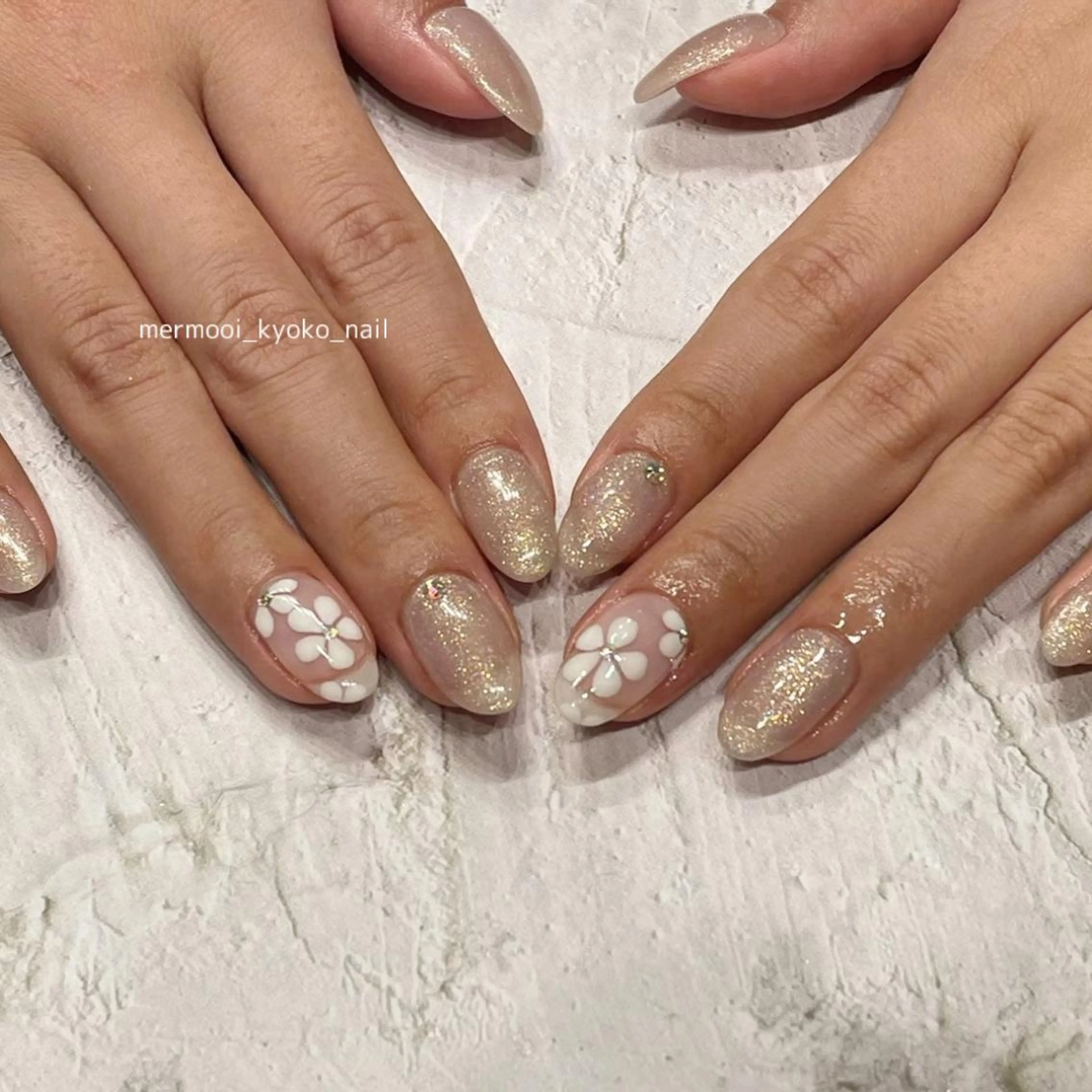 ネイル キラキラネイル オフィスネイル シンプルネイル 春ネイル ハンドネイル mermooi nailのネイルデザイン