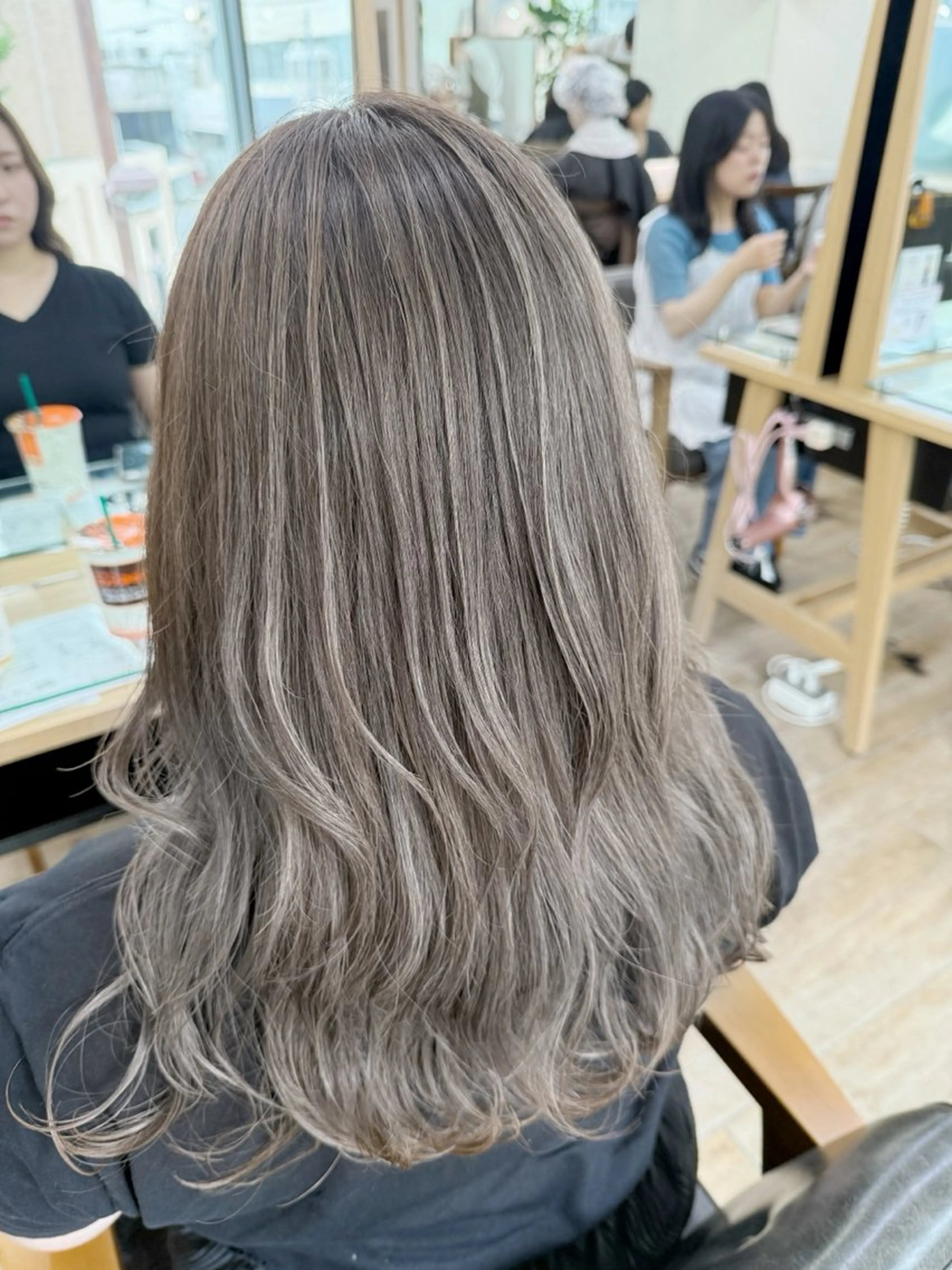 ロング カラー 透明感カラー ハイライトカラー ハイライト ヘアカラー トリートメント ハイライト/ウルフ/ 💙鶴岡　愛💙のヘアスタイル
