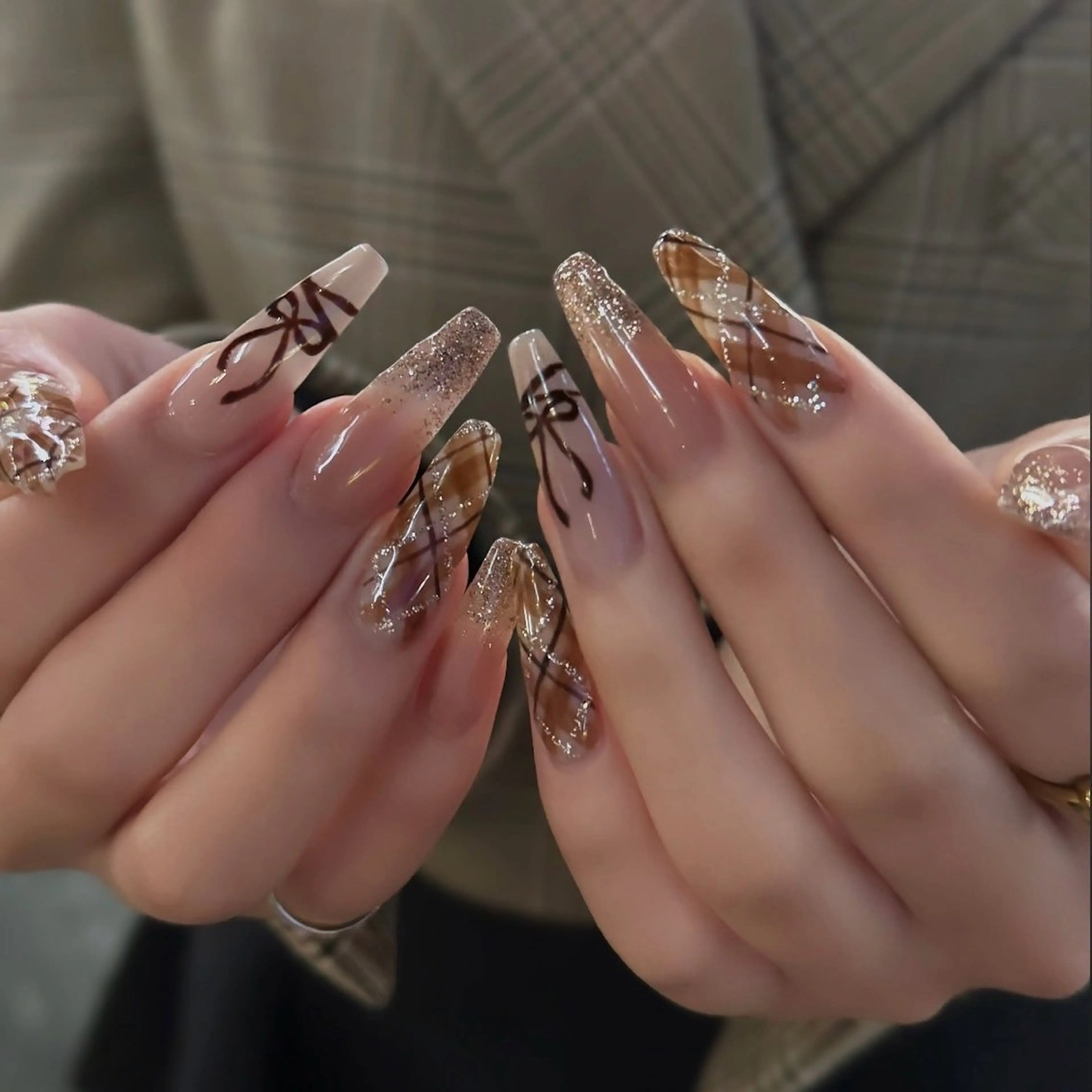 ネイル ボルドー ブラウン フレンチネイル ラメ(グリッター) 赤色 さつきheart nailのネイルデザイン