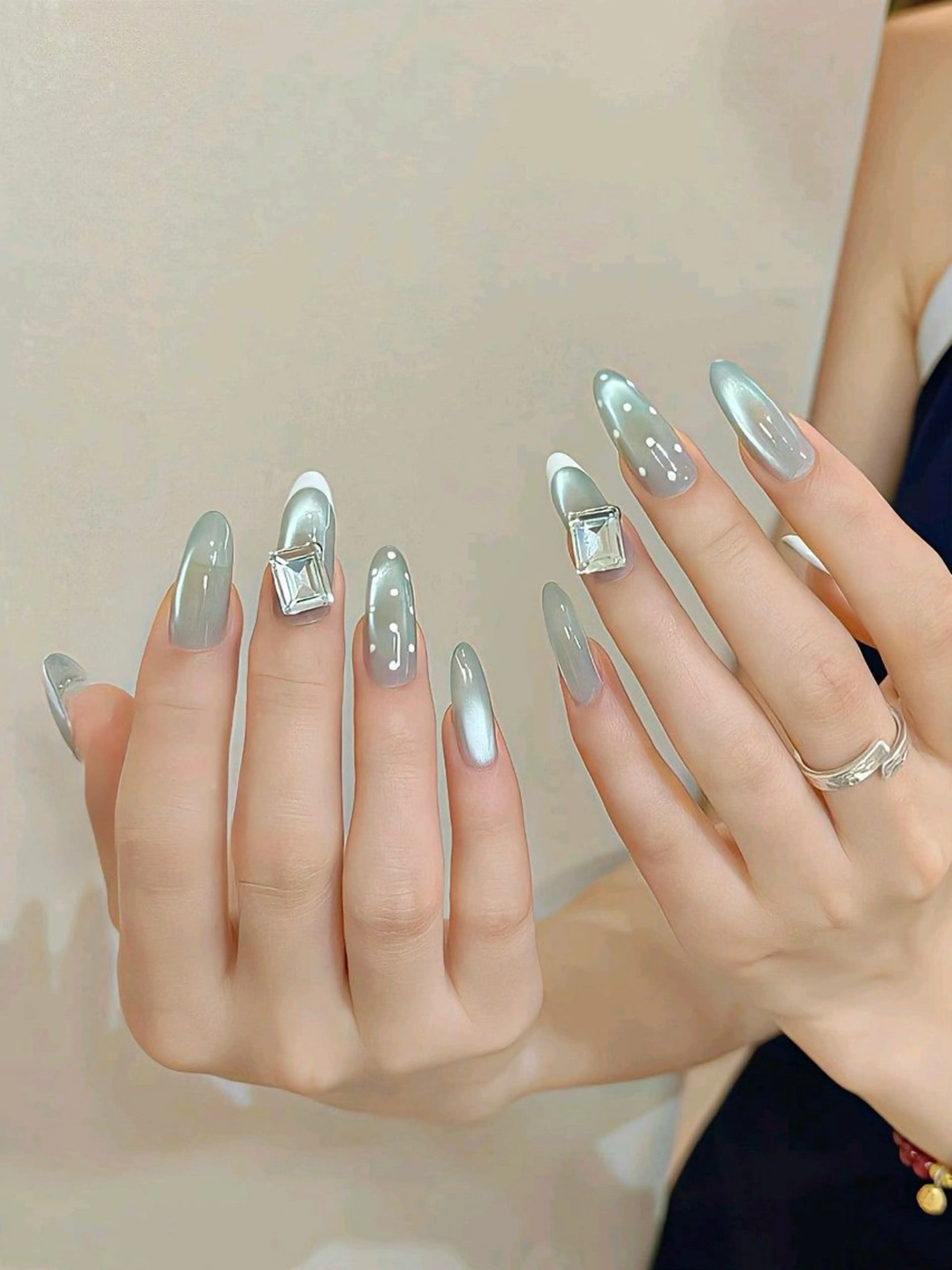 ネイル 長さ出し フレンチネイル グラデーション 卒業式 マグネットネイル ハンドネイル MIHANA NAILのネイルデザイン