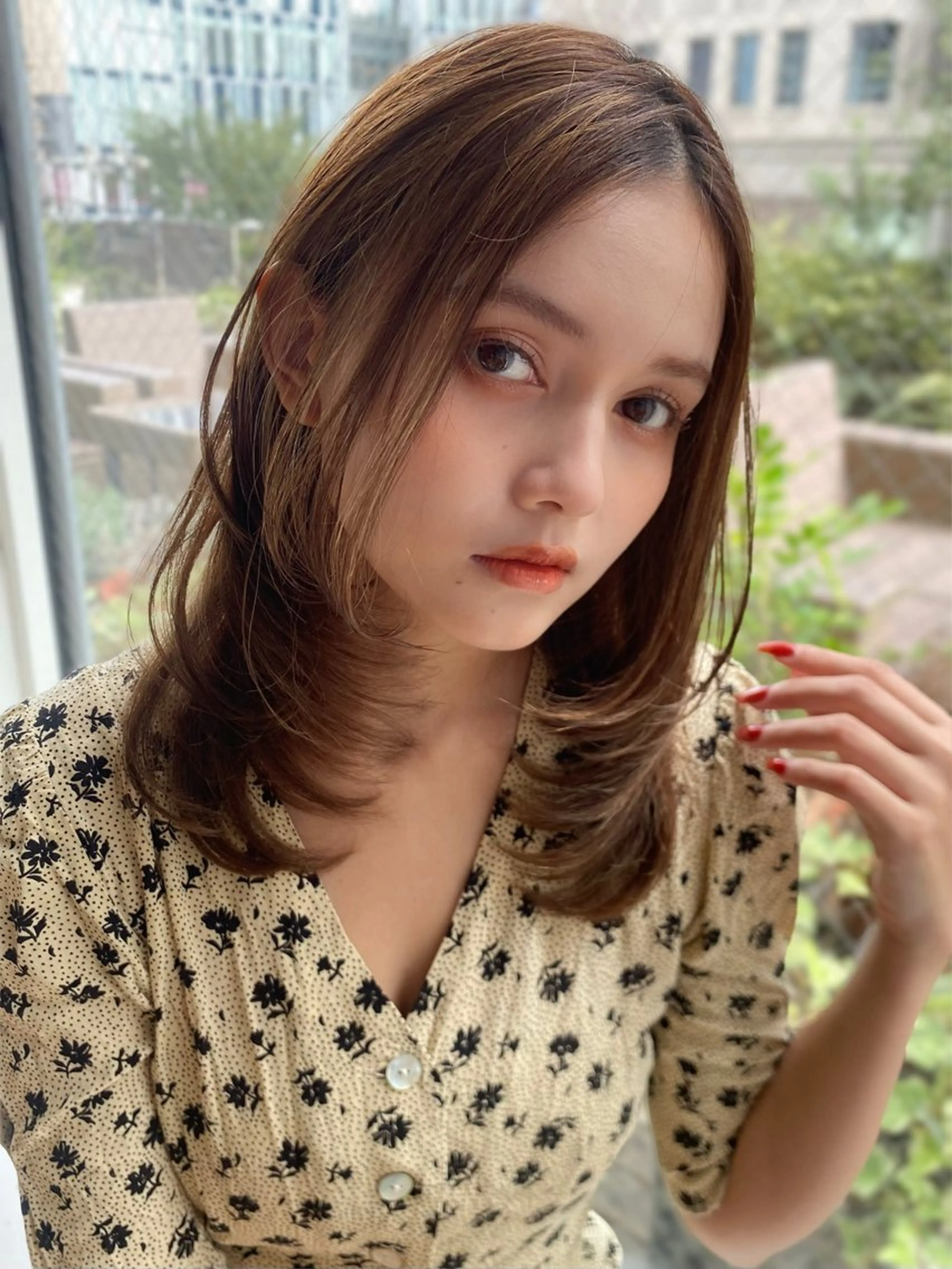 ミディアム レイヤーカット 小顔レイヤーカット /似合わせヘアまなみのヘアスタイル