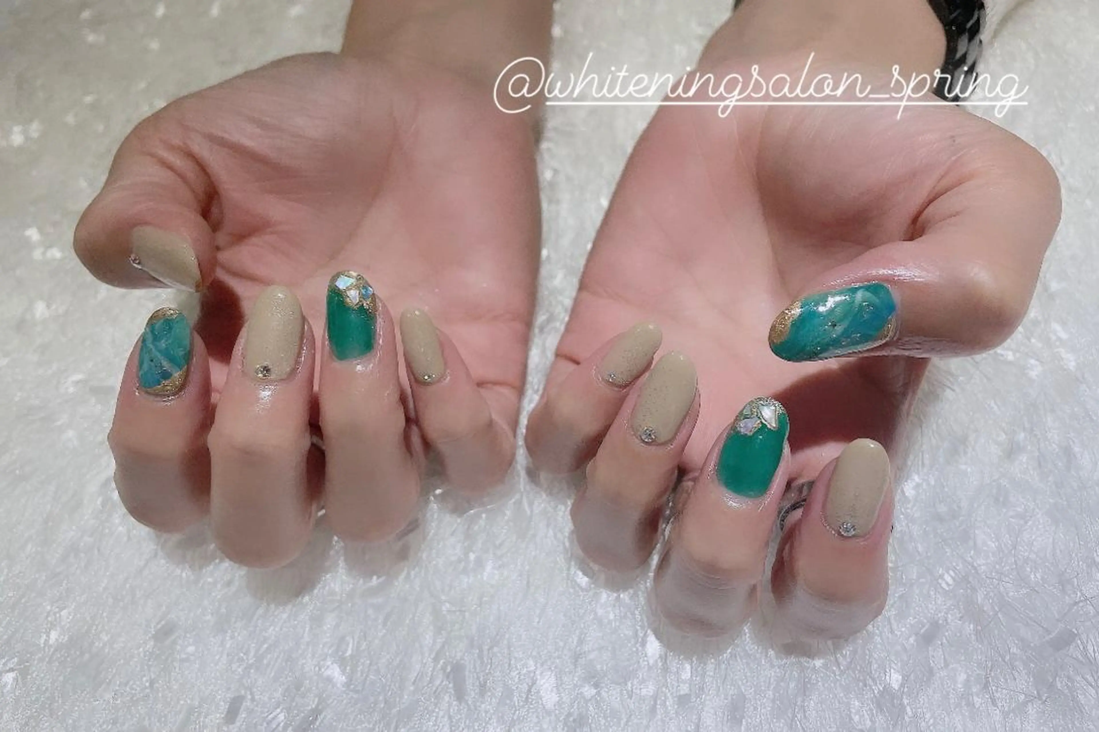 ネイル グリーン Nakao Hitomiのネイルデザイン