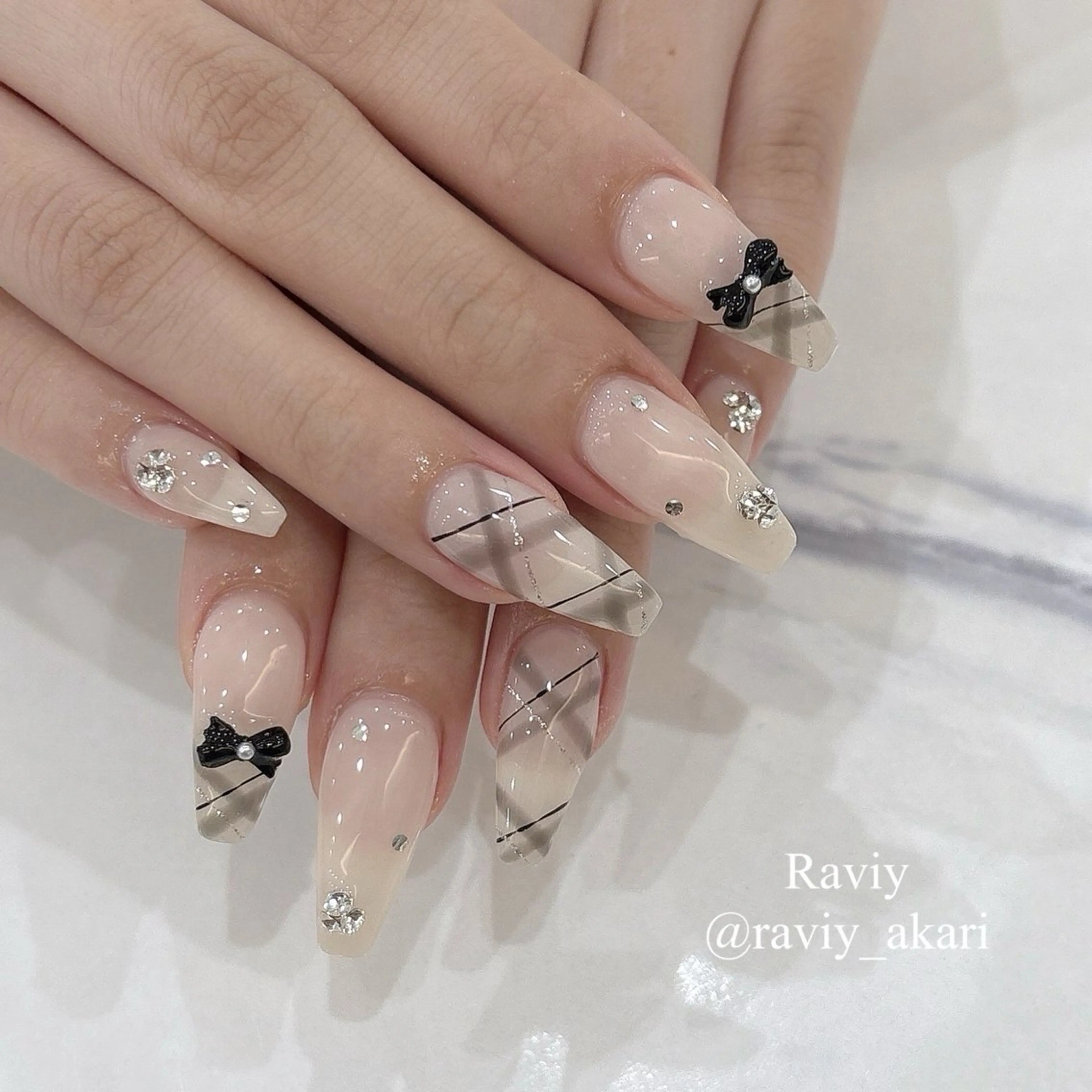 ネイル 長さ出し グラデーション キラキラネイル マグネットネイル ニュアンスネイル ハンドネイル Lee Nails チップ長さだし専門店のネイルデザイン