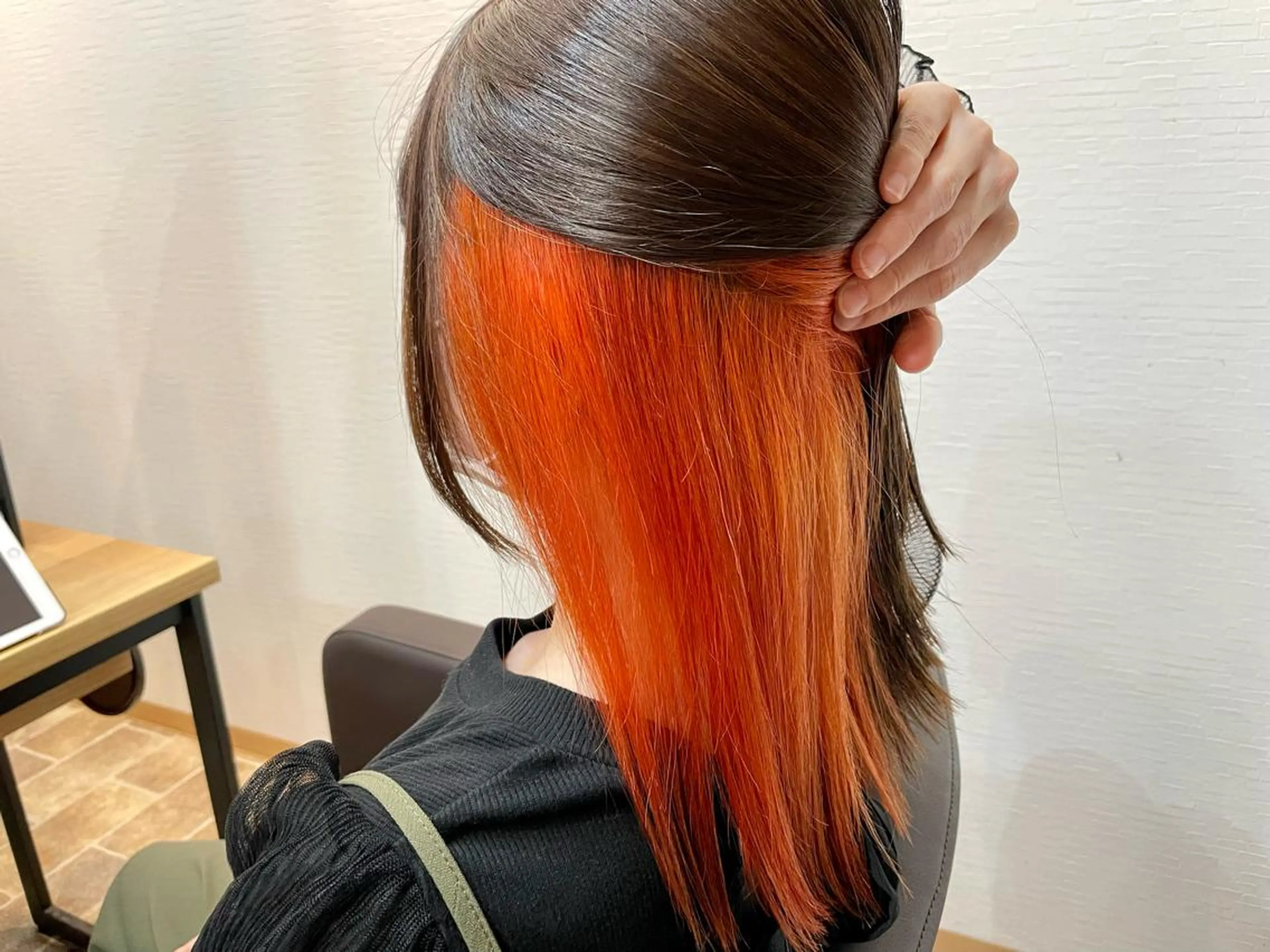 セミロング SALOWIN心斎橋Suite店所属・ブリーチ毛にもできる 縮毛矯正|鷹司郎のヘアスタイル