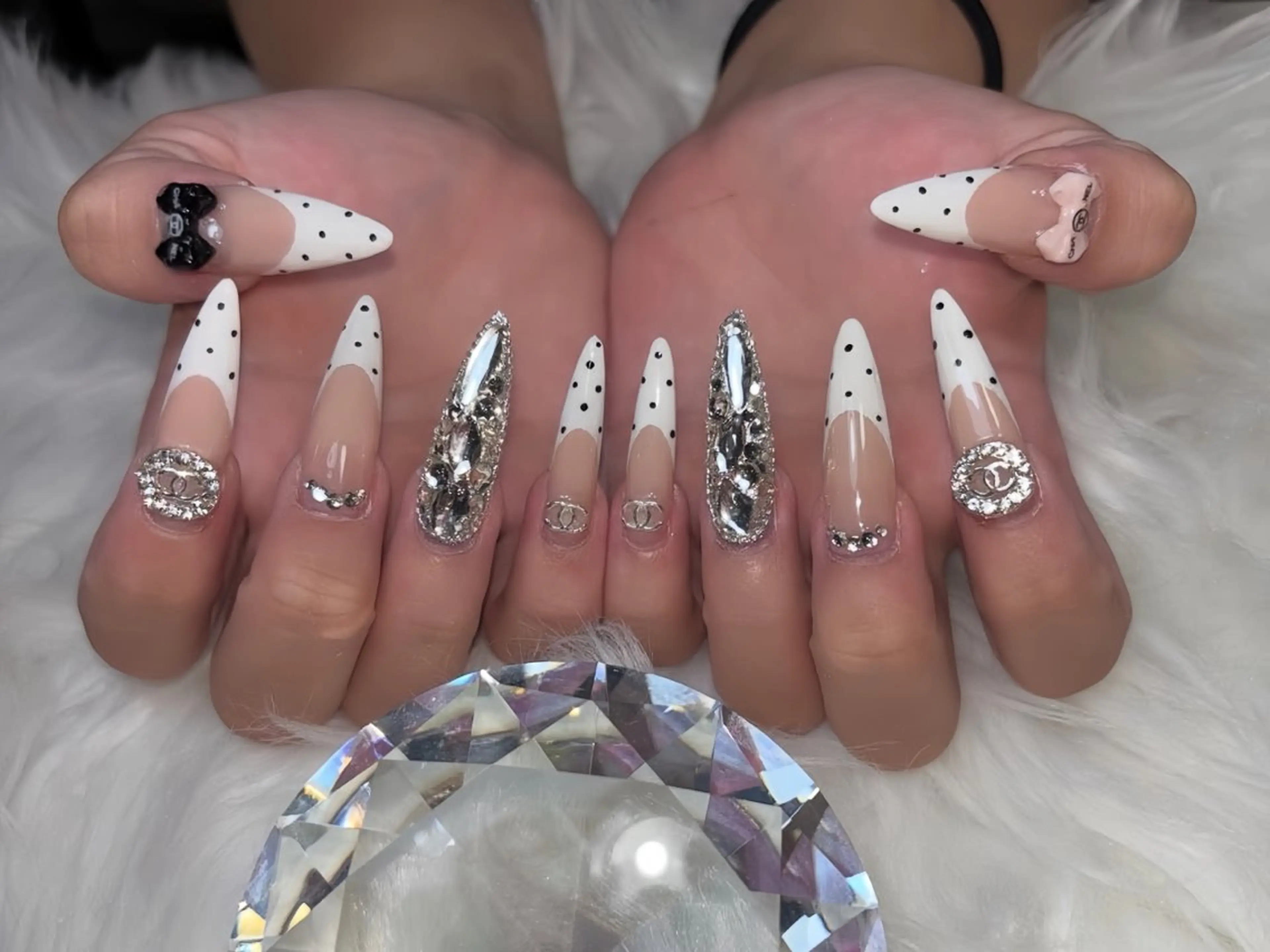 ネイル アートネイル 長さ出し ガーリー 韓国ネイル 持ち込み ハンドネイル Rin Nail所属・Emi Nailのネイルデザイン