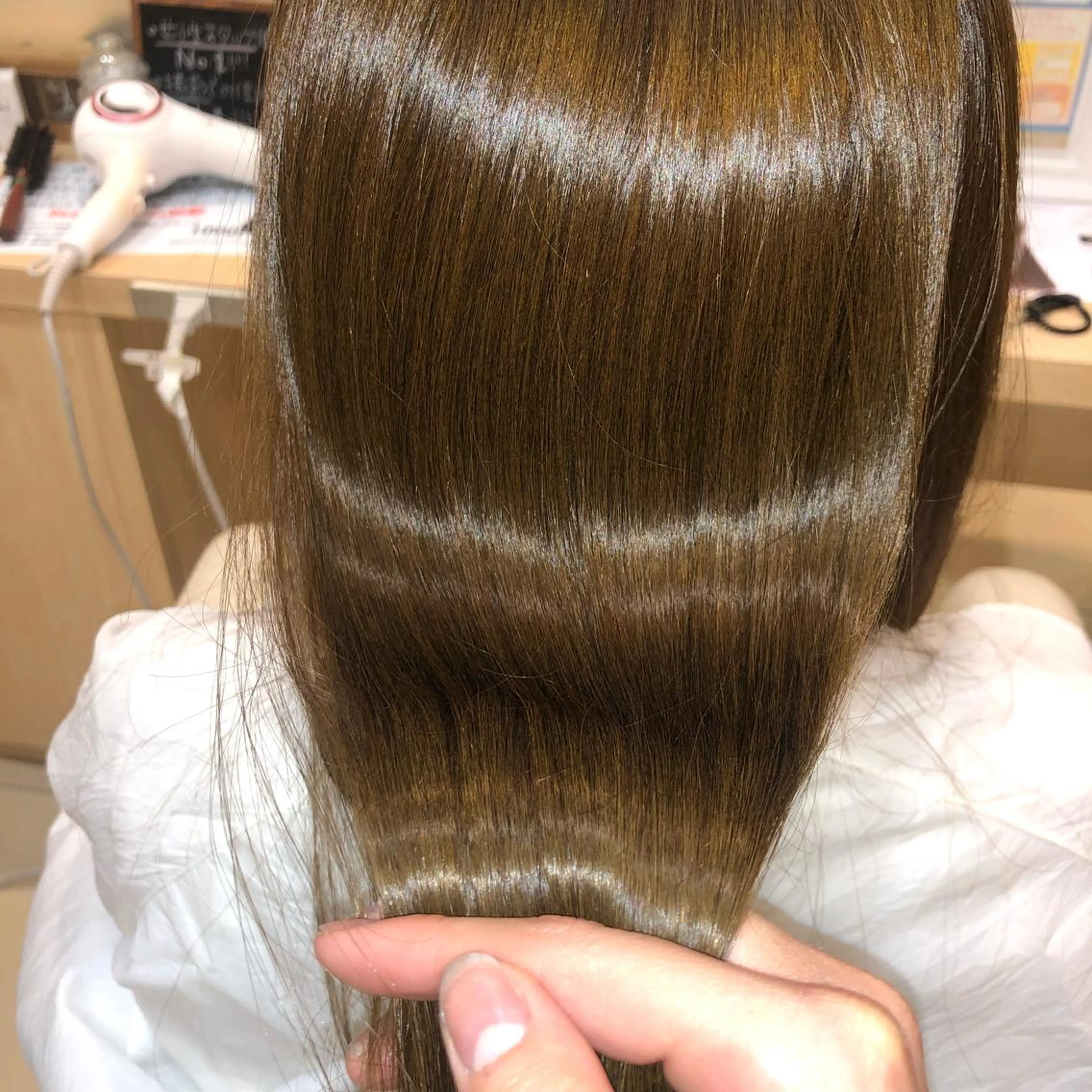 セミロング カラー ブラウンカラー トリートメント 韓国風&髪質改善特化 ✂️MISAKI✂️のヘアスタイル