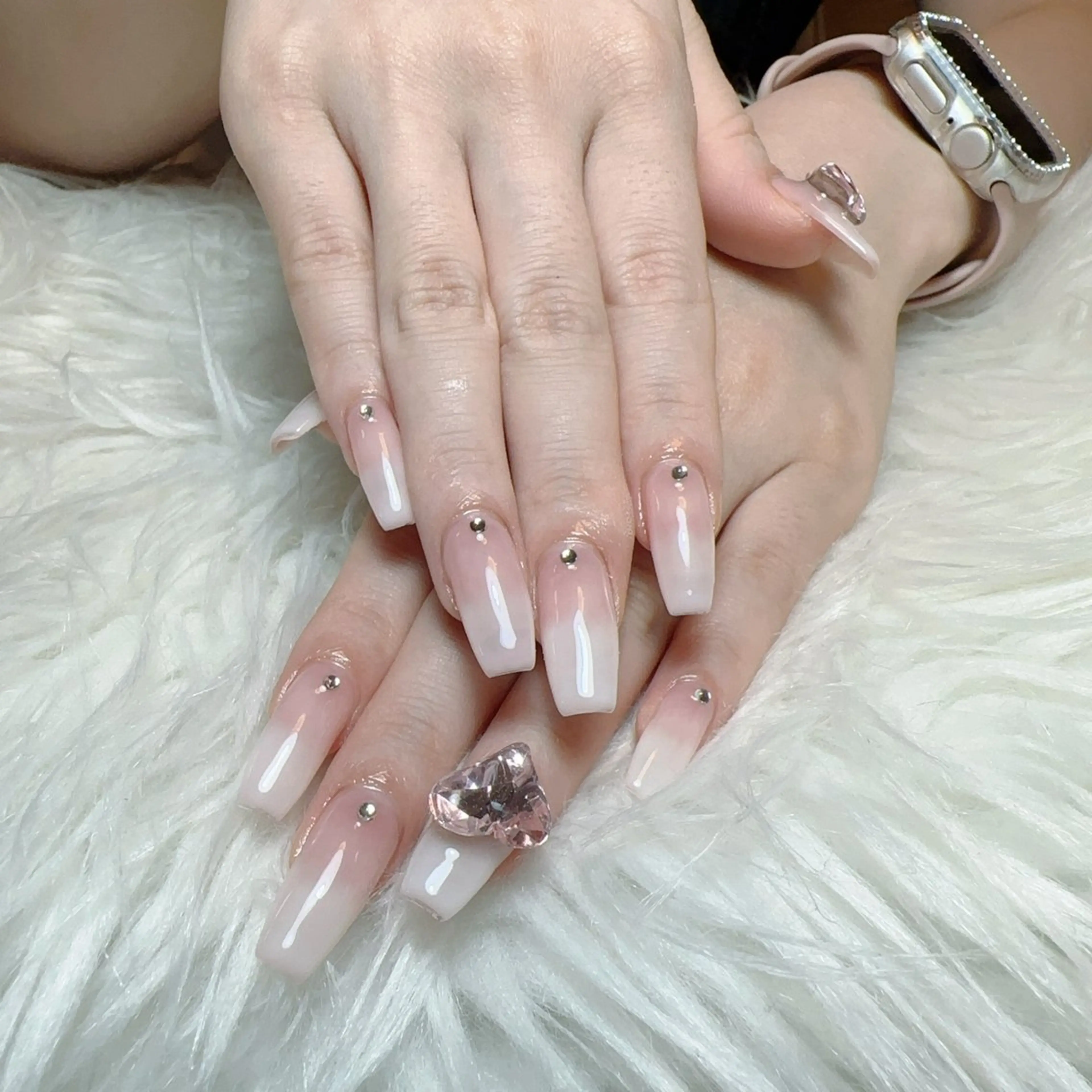 ネイル ハンドネイル ☁️Yun nail KiKi☁️のネイルデザイン