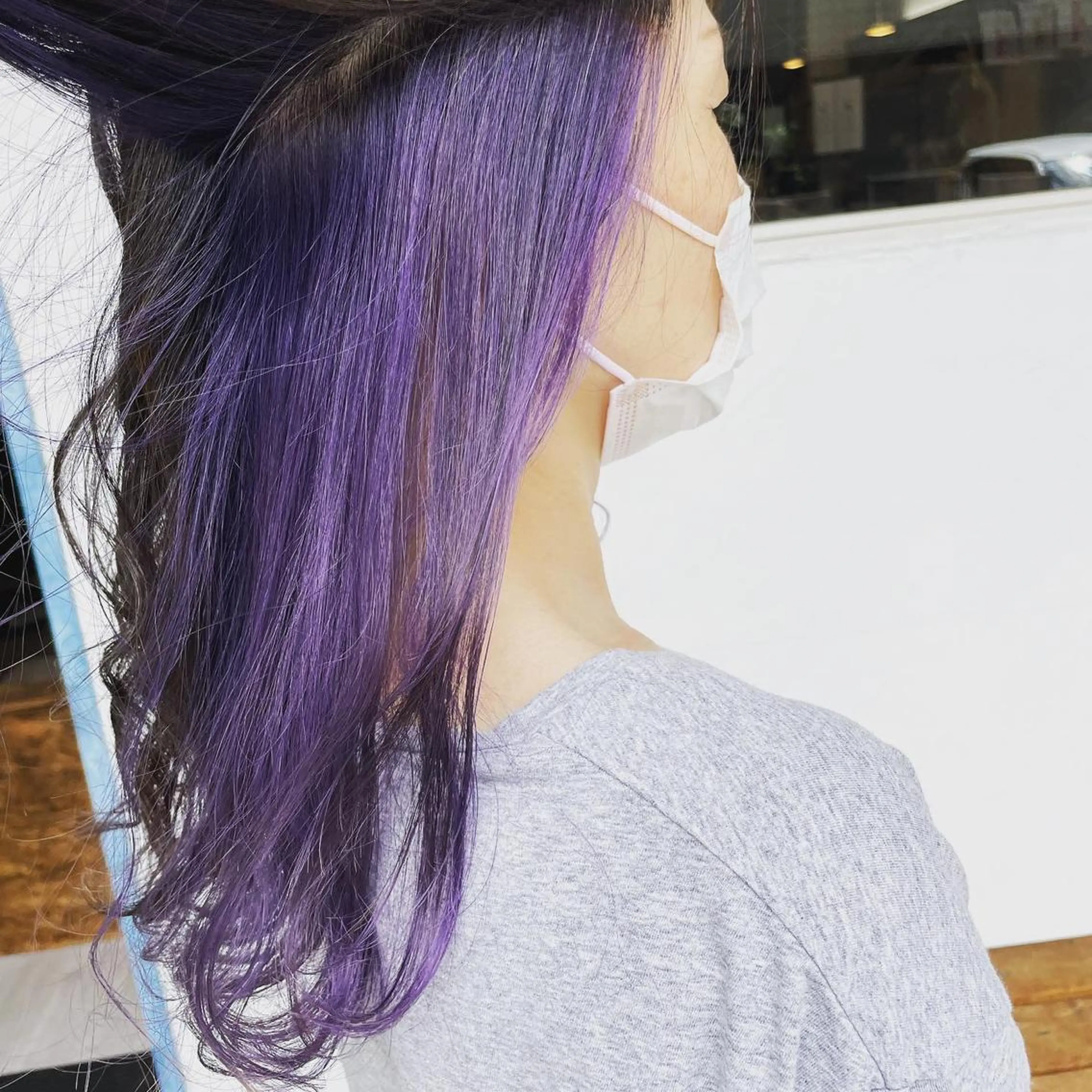 ロング パープルカラー ヘアカラー ヘッドスパ 正分 真美のヘアスタイル