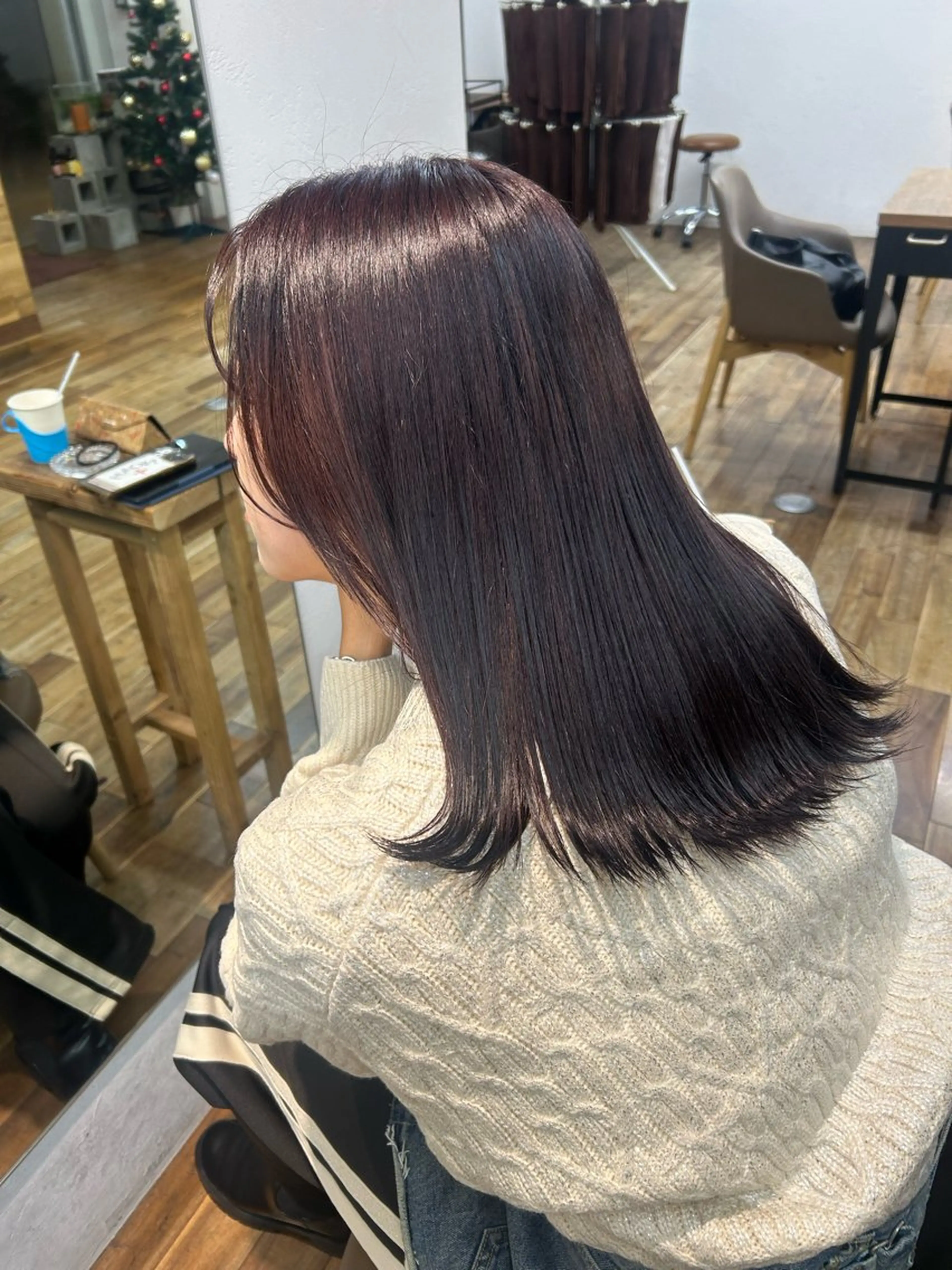ミディアム カラー レッドカラー 谷岡 聖花のヘアスタイル