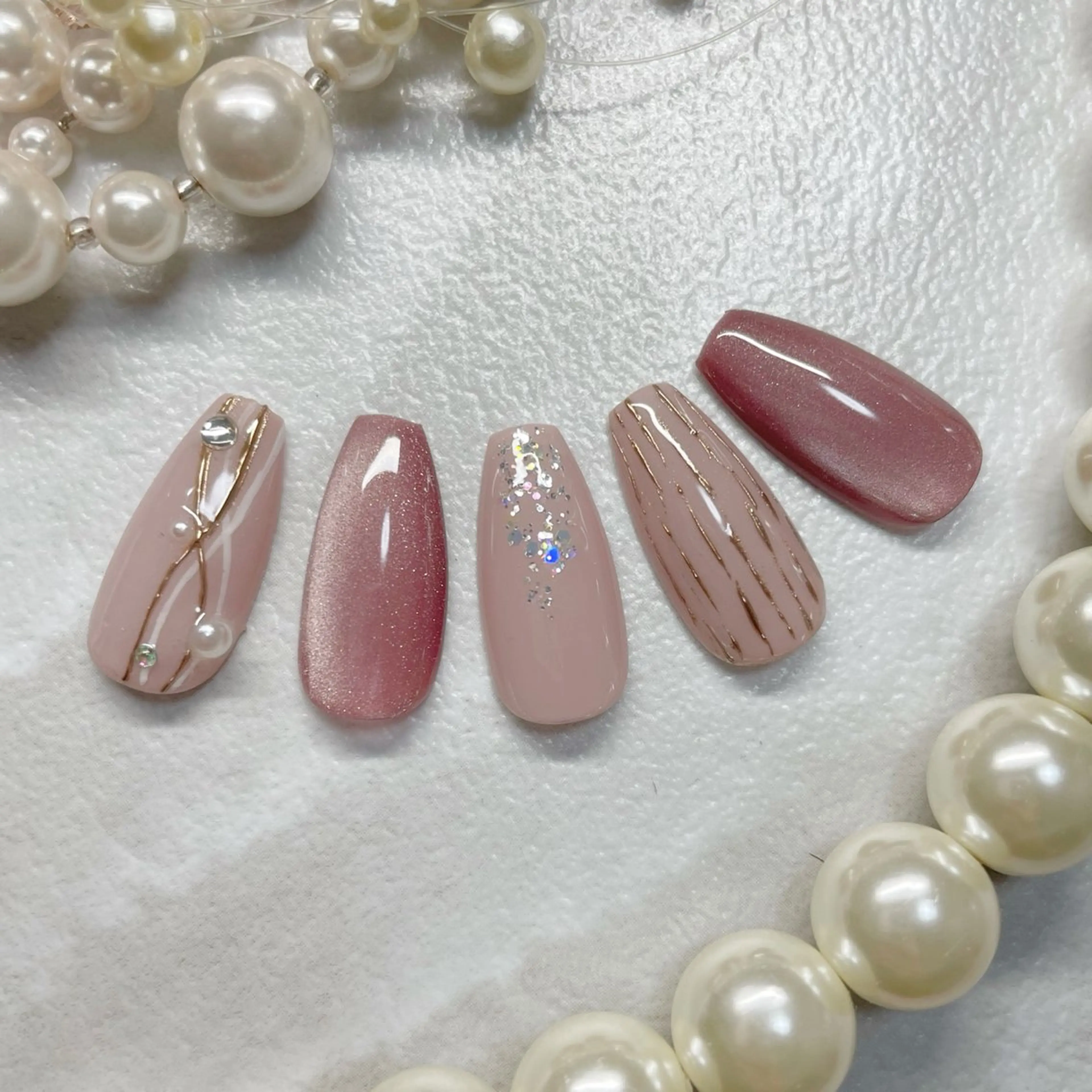 ネイル ゴールド ラメ(グリッター) ピンク シンプルネイル ハンドネイル nailsalon SANANAILのネイルデザイン