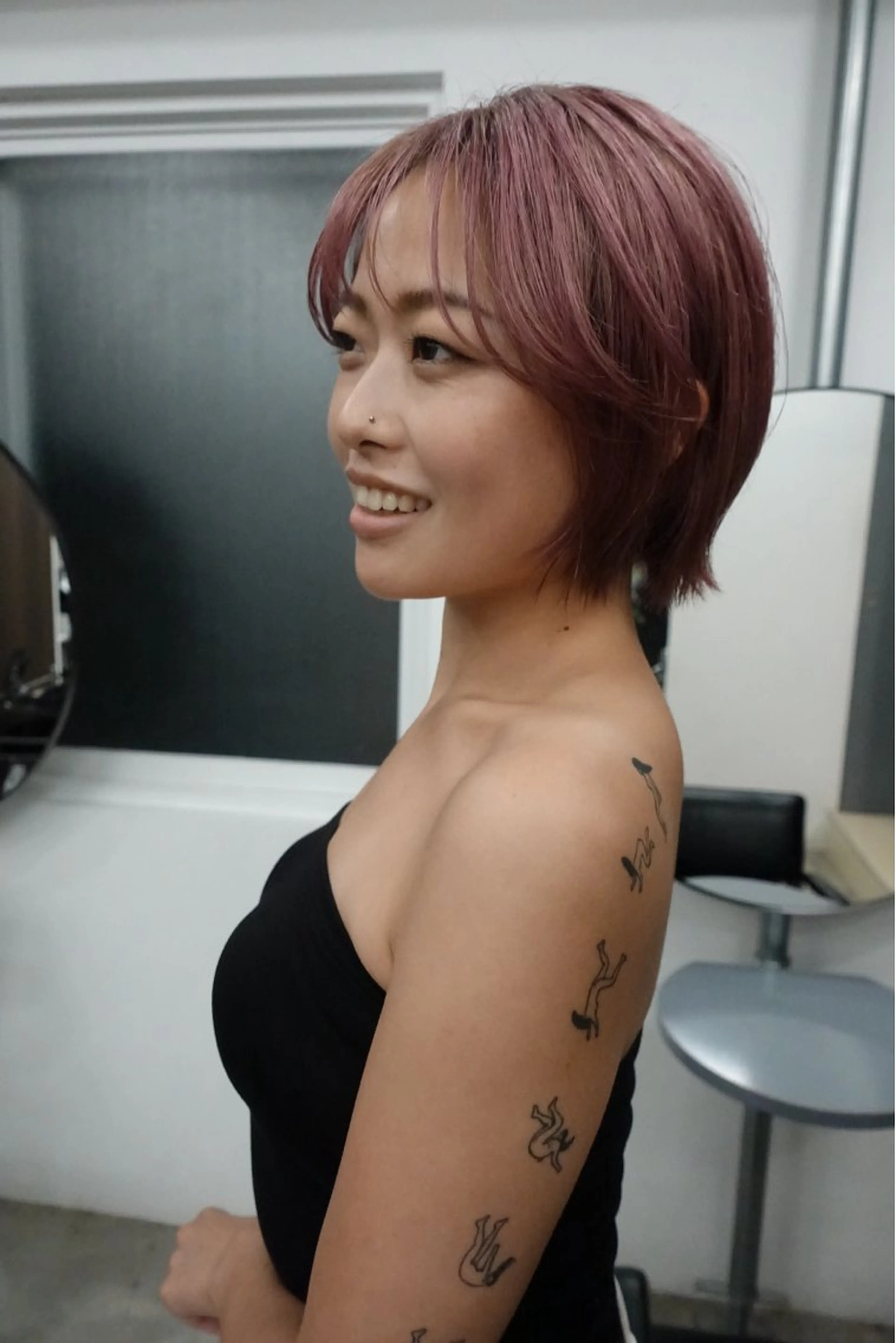 ミディアム カラー ベージュカラー ピンクカラー ピンクベージュ カット ヘアカラー 広美🩵 <hiromi>のヘアスタイル