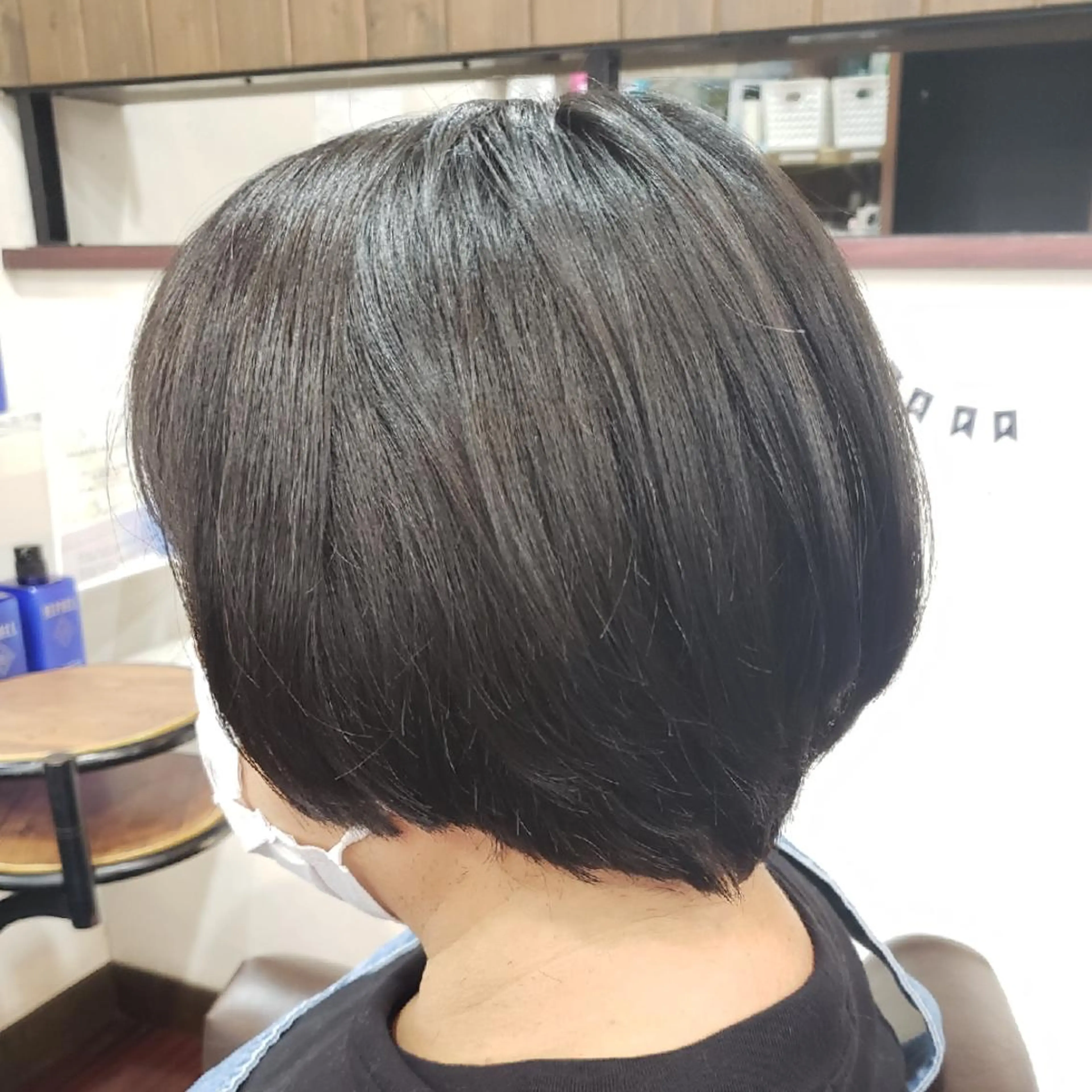 カラー ショート Well‘s黒木🌿 レイヤー💎寒色のヘアスタイル