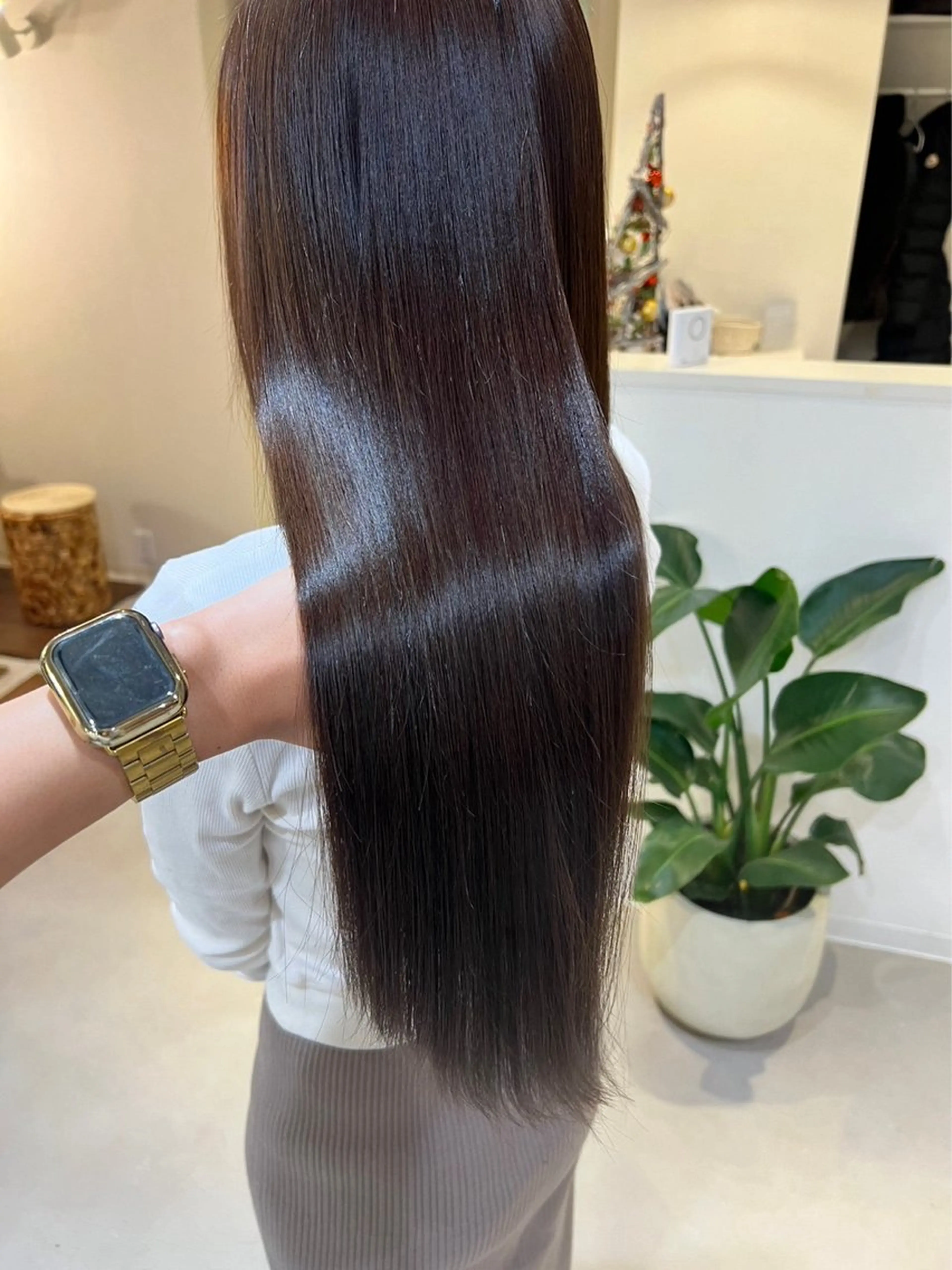 ロング shu ブラウンピンクカラーのヘアスタイル
