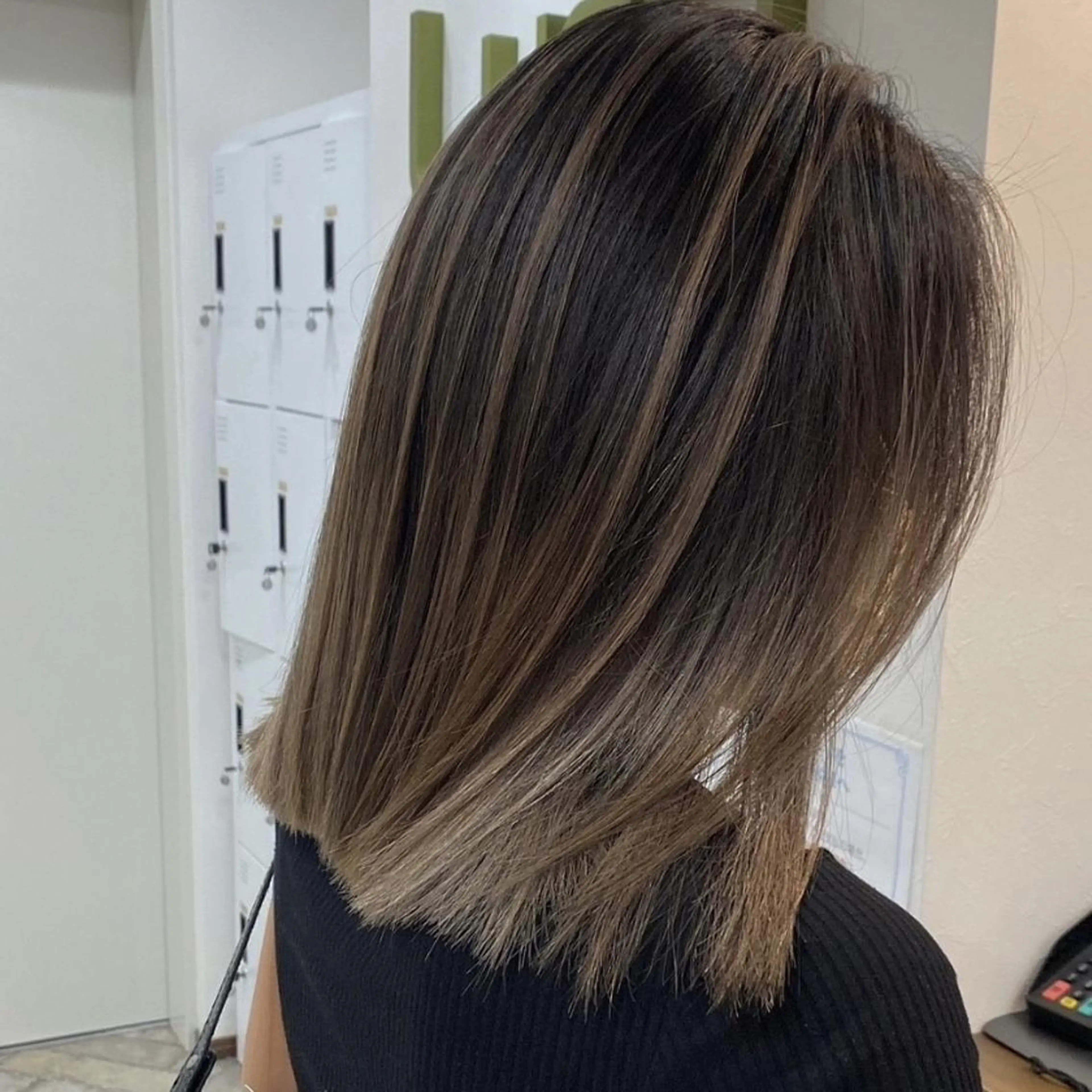 ミディアム アイブロウ ネイル カラー ヘアアレンジ メンズ パーマ キッズ マツエク・マツパ ミディアムパーマ メンズバレイヤージュ メンズブリーチ フェードカット メンズハイライト 髪質改善🇰🇷 レイヤーカット/梅田のヘアスタイル