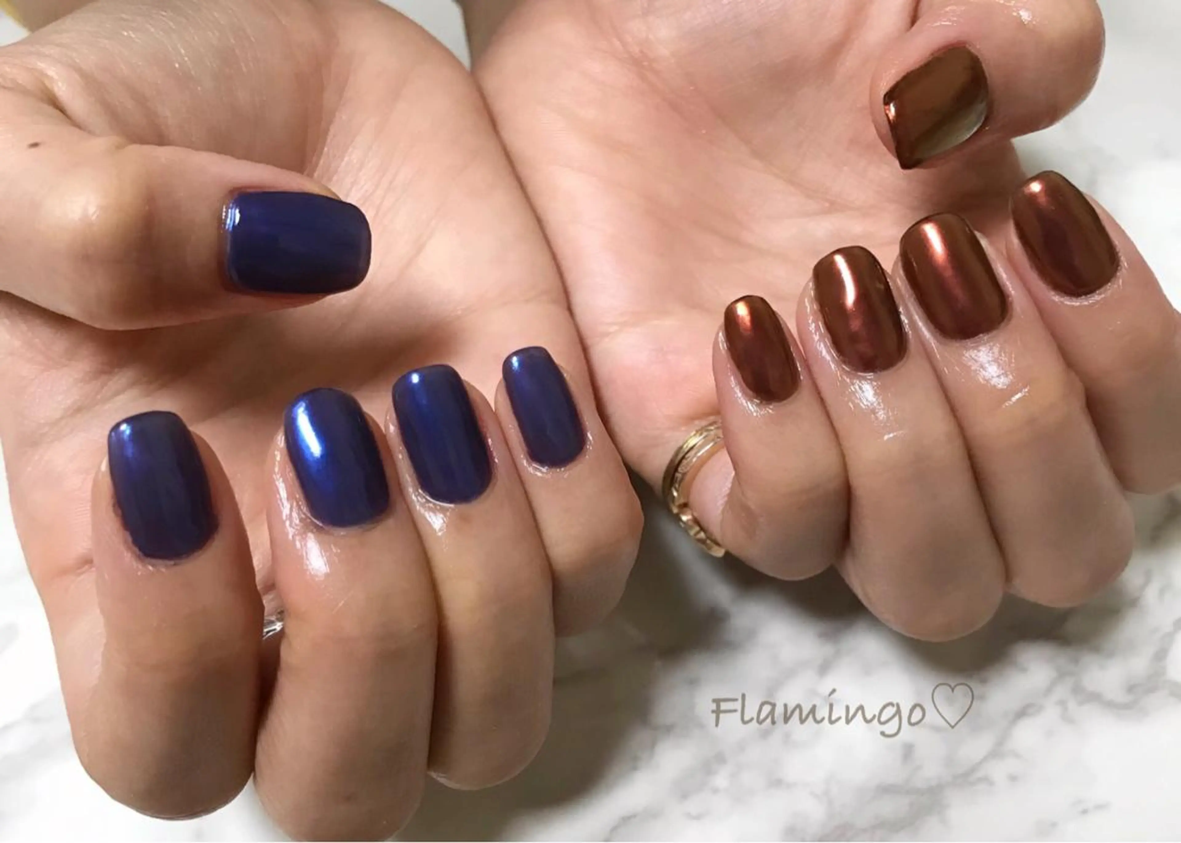 ネイル ブルー ブラウン ミラーネイル ニュアンスネイル 冬ネイル ハンドネイル シンプル／上品／爪育 ☺︎Flamingoのネイルデザイン