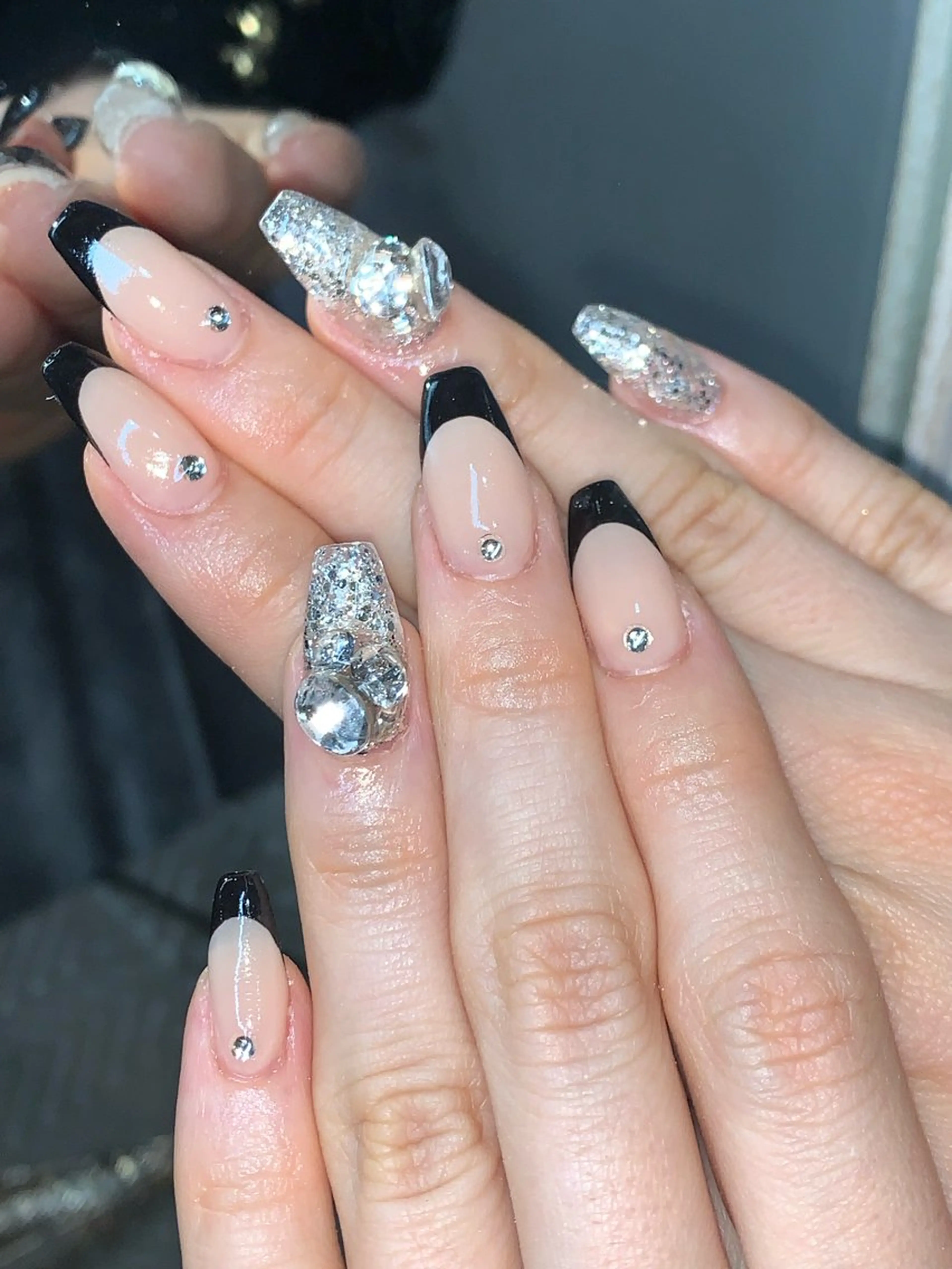 ネイル ハンドネイル NES NAIL所属・さゆり￤推しキャラ ￤ロングネイル🩷のネイルデザイン