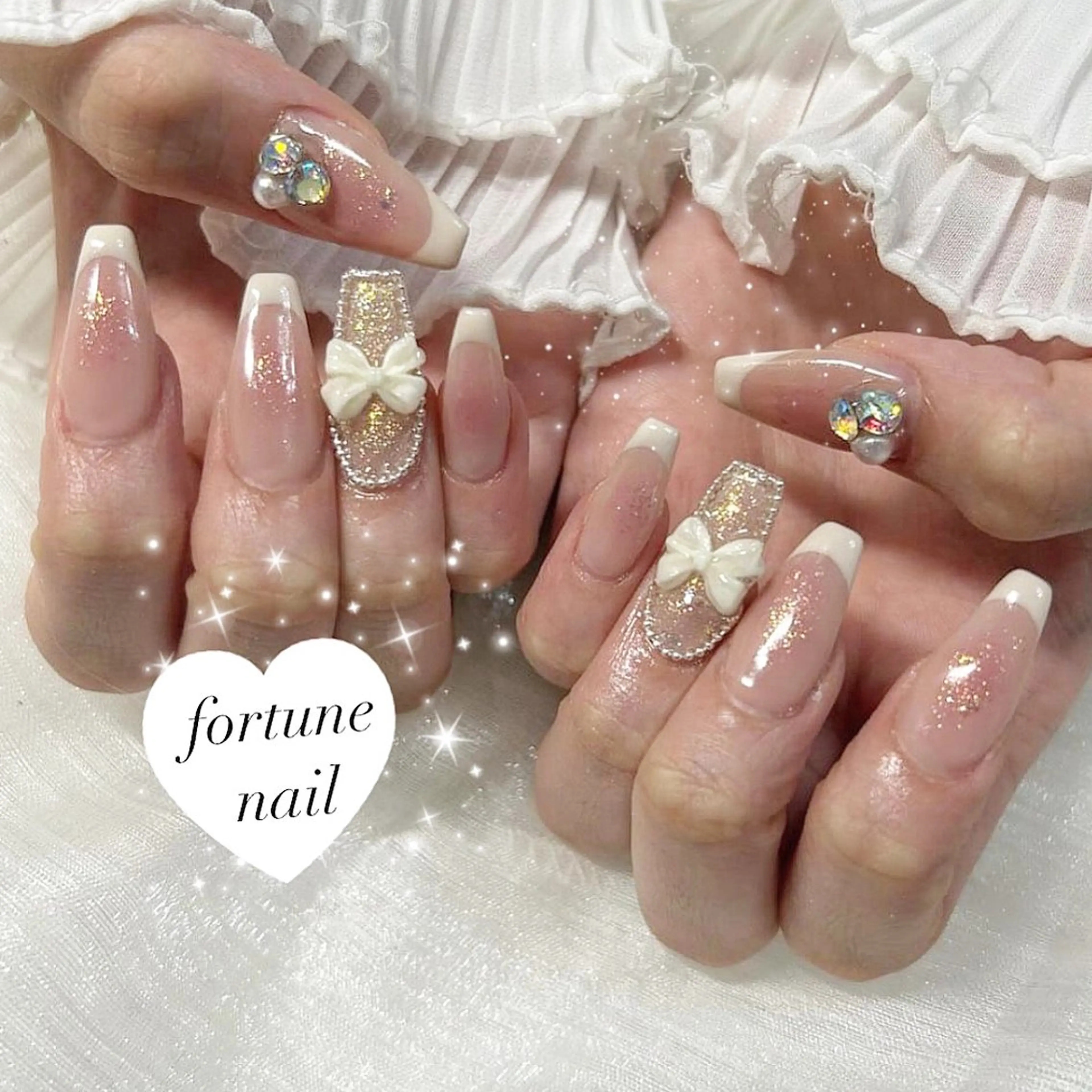 ネイル オーロラネイル チークネイル フレンチネイル キラキラネイル ワンホンネイル ハンドネイル 💎saori 💎のネイルデザイン