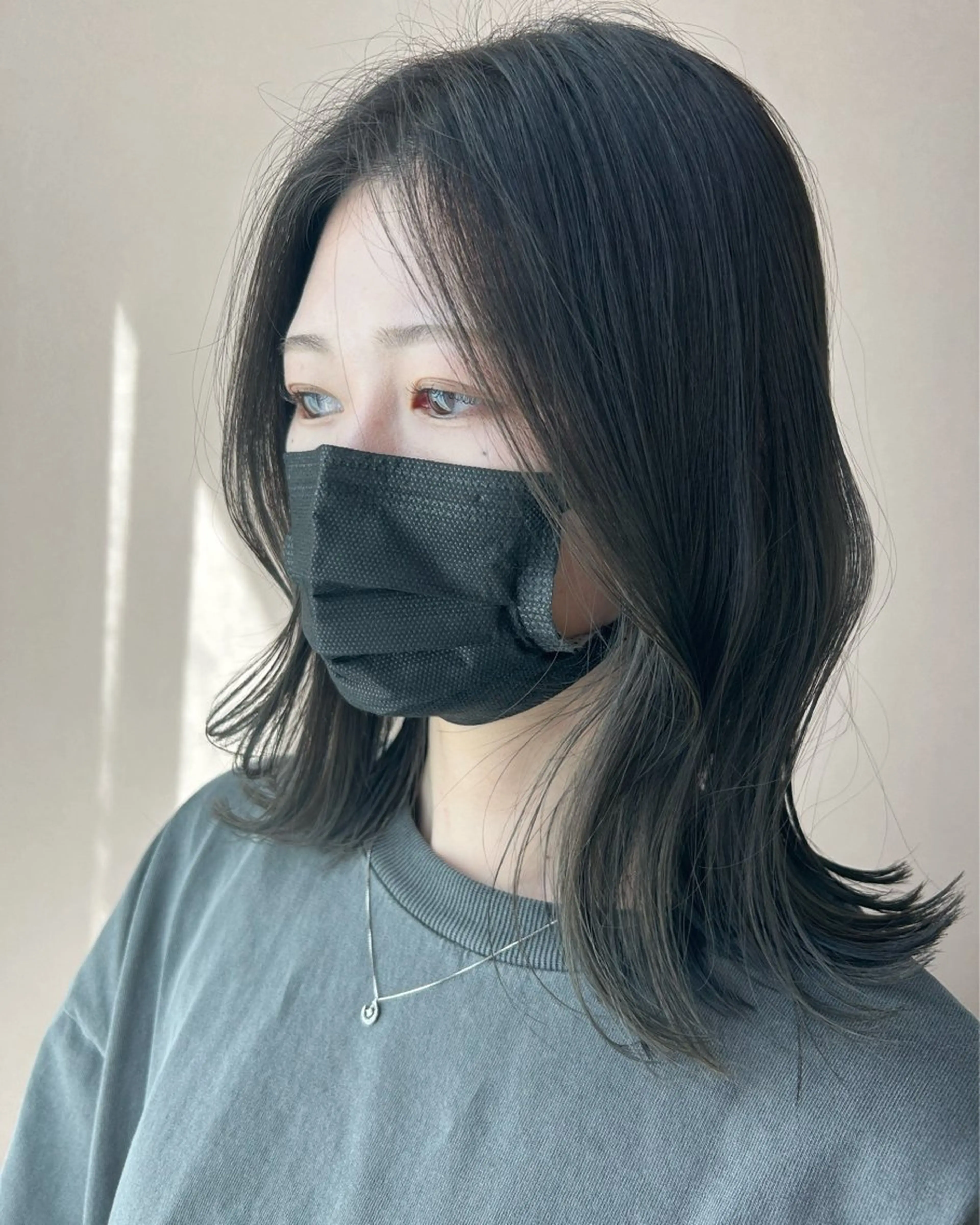 セミロング カラー アッシュ アッシュグレー ブリーチ ブリーチなしカラー カット ヘアカラー トリートメント hubhair レイヤー/透明感のヘアスタイル