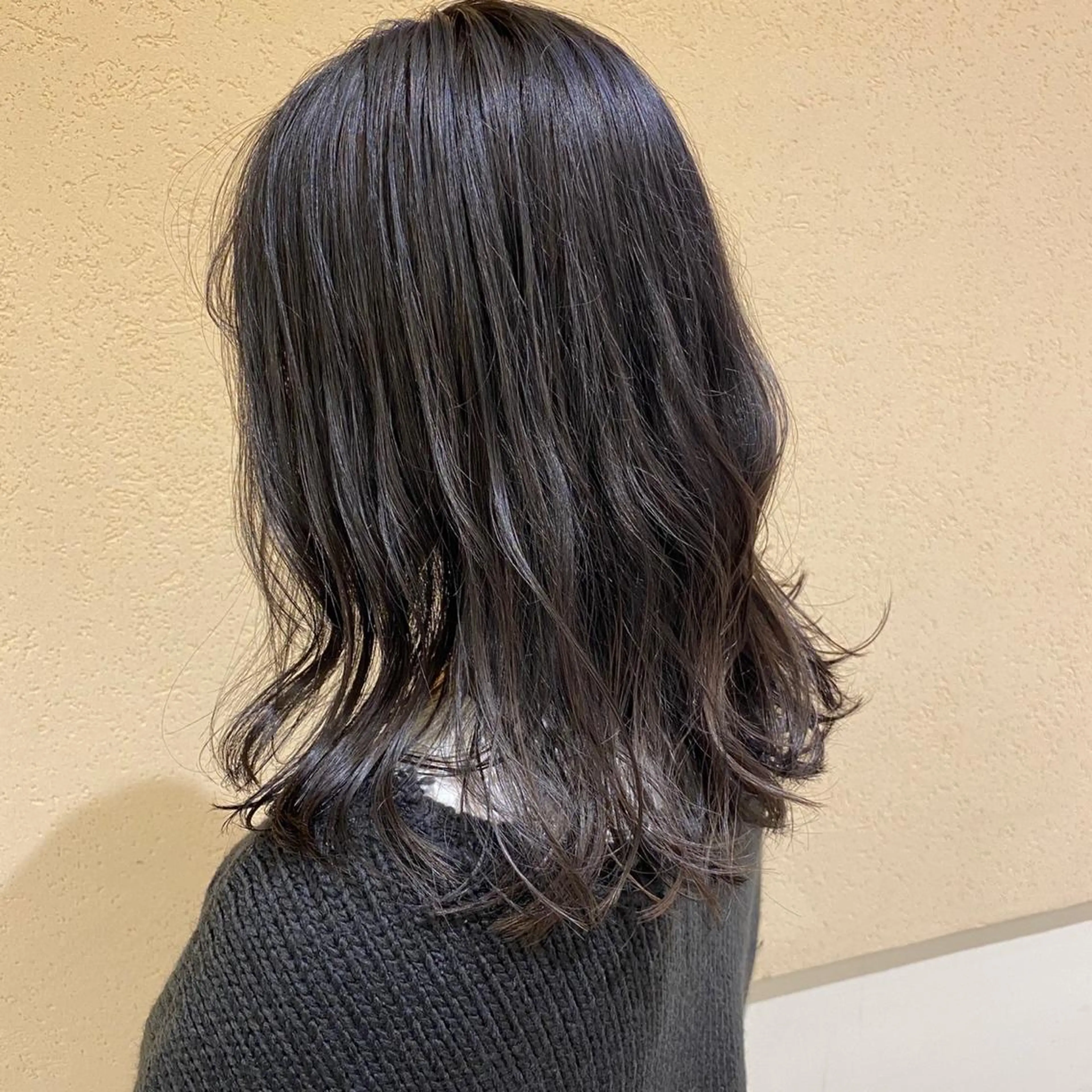 ミディアム 新宿スペインカール ヨモギダのヘアスタイル