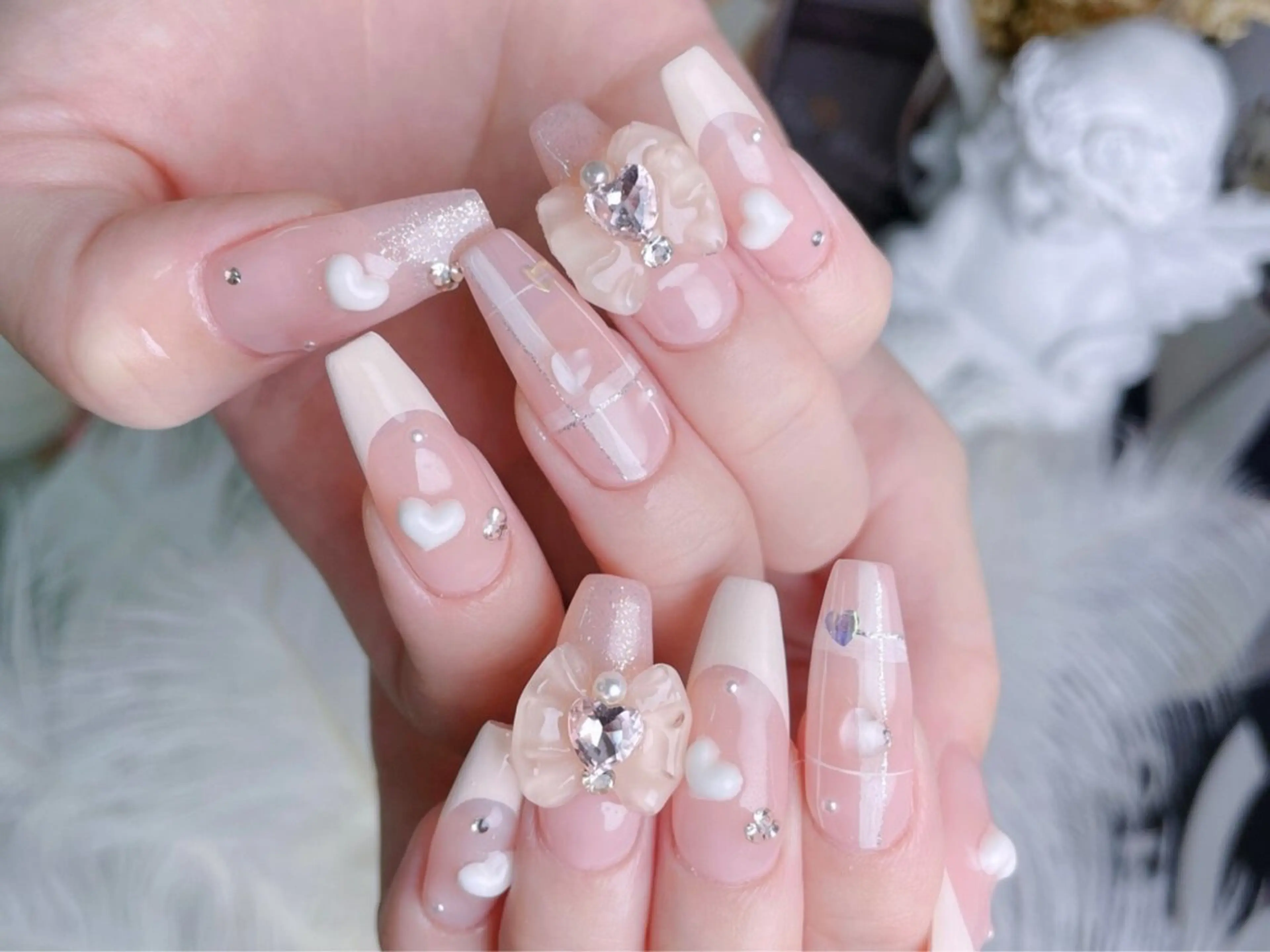 ネイル アートネイル チークネイル 長さ出し フラワーネイル ジェルネイル ハンドネイル ハンドケア YK Beauty Salonのマツエク・マツパデザイン