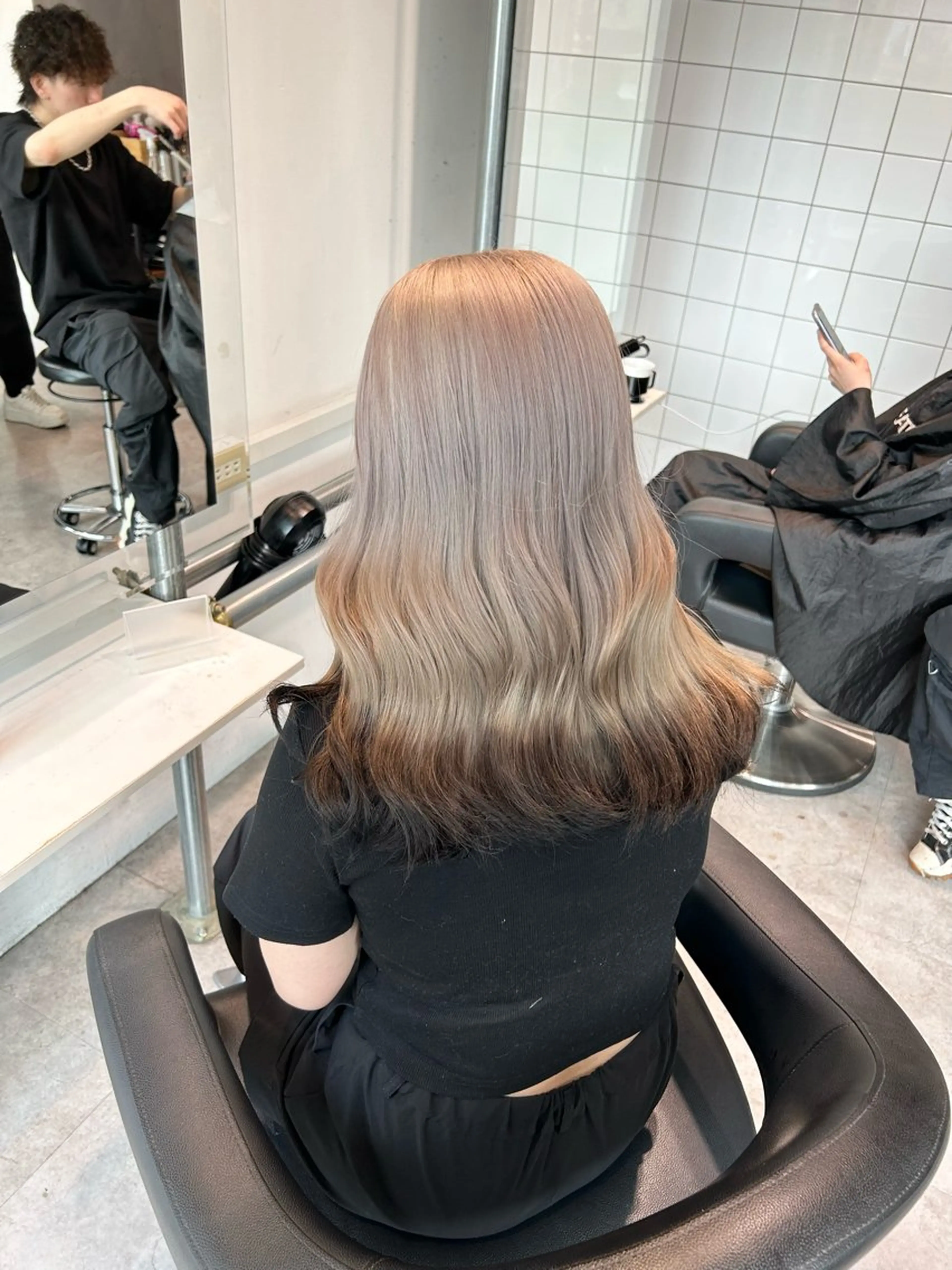 ロング カラー ヘアアレンジ トレンドモテカラー 🩷色落ちまで可愛くのヘアスタイル