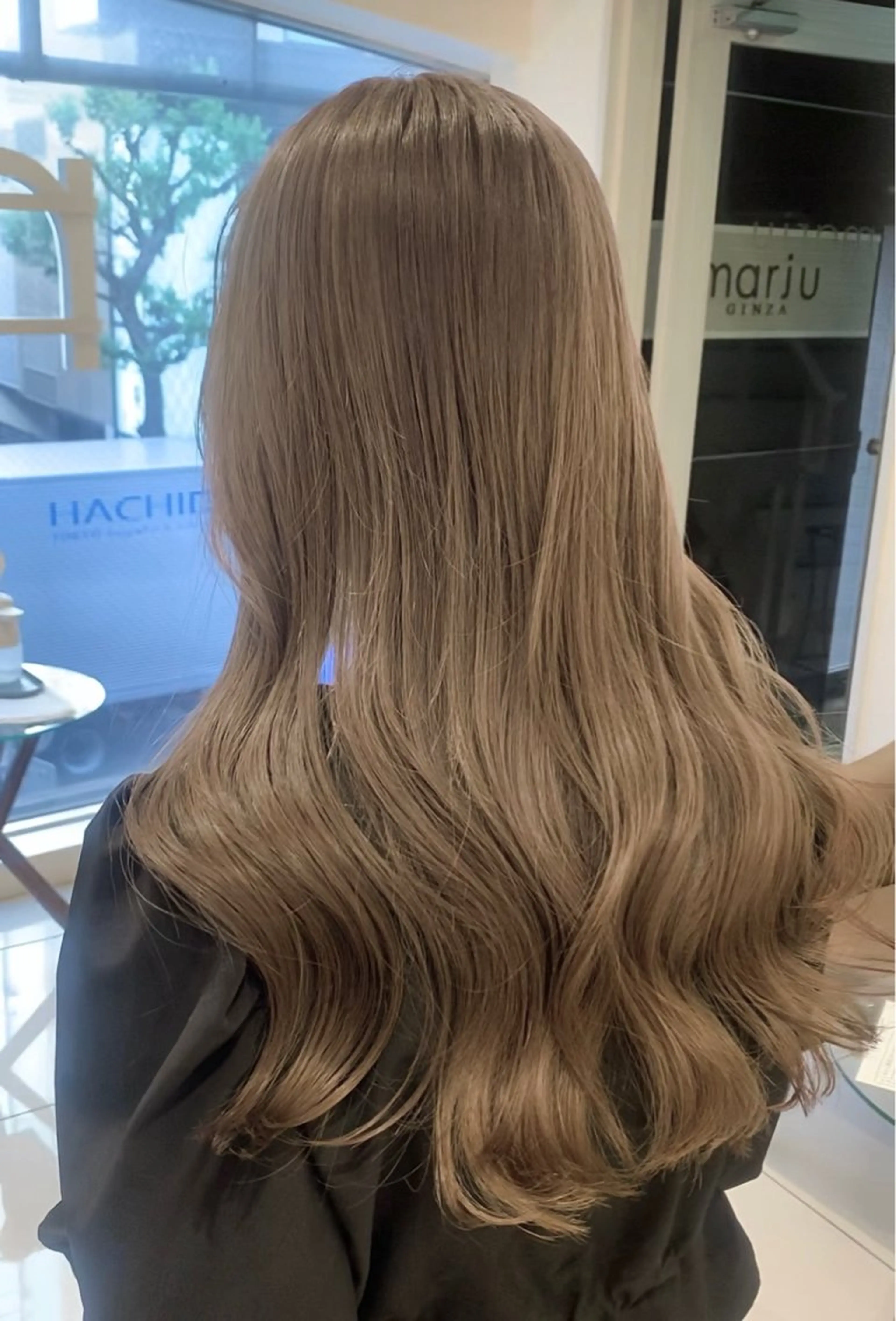 ロング カラー 赤みオフの透明感職人 /ケア重視の美髪施術のヘアスタイル