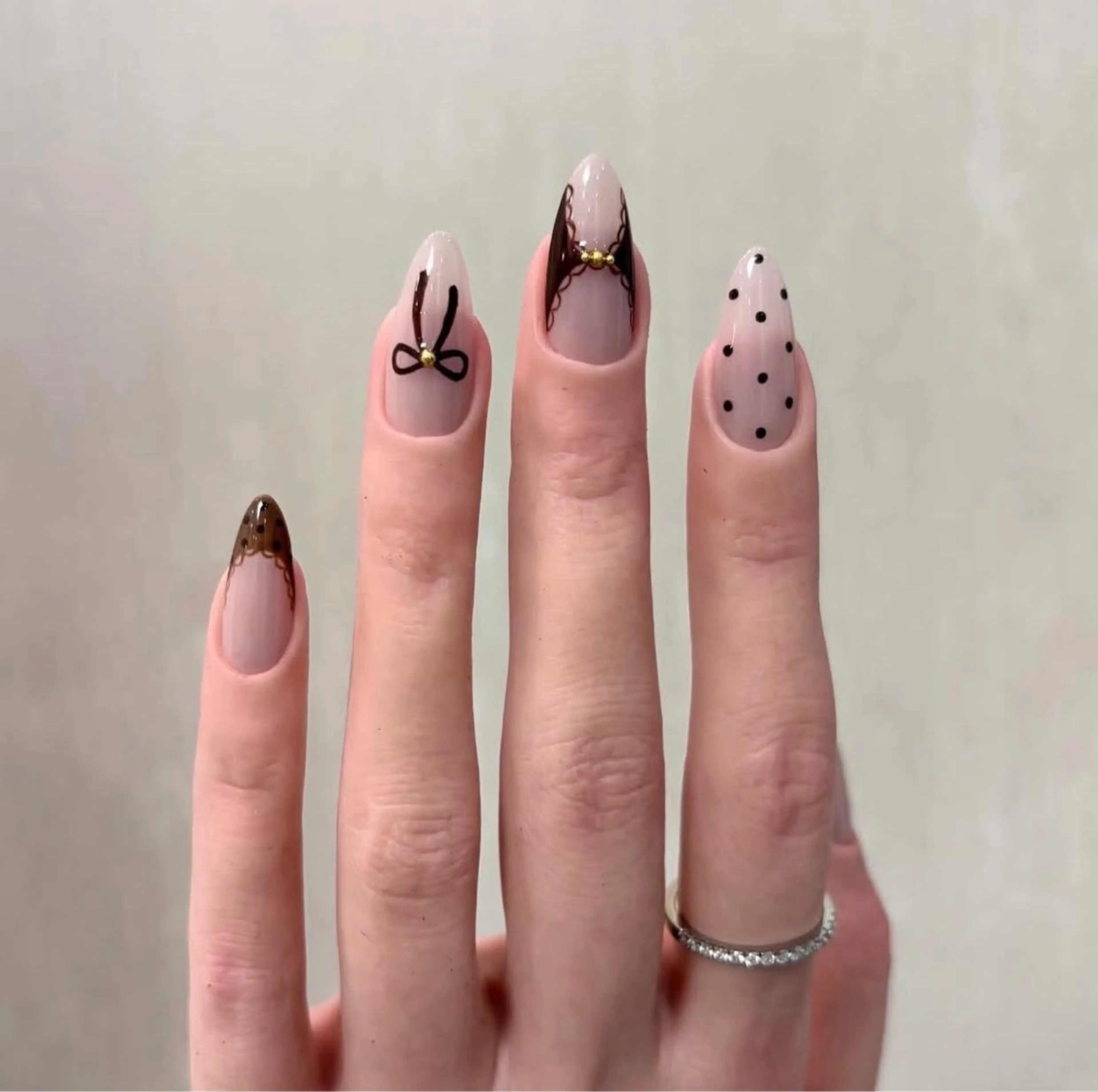 ネイル アートネイル 成人式 ジェルネイル ニュアンスネイル ネイルチップ Kora Nailのネイルデザイン