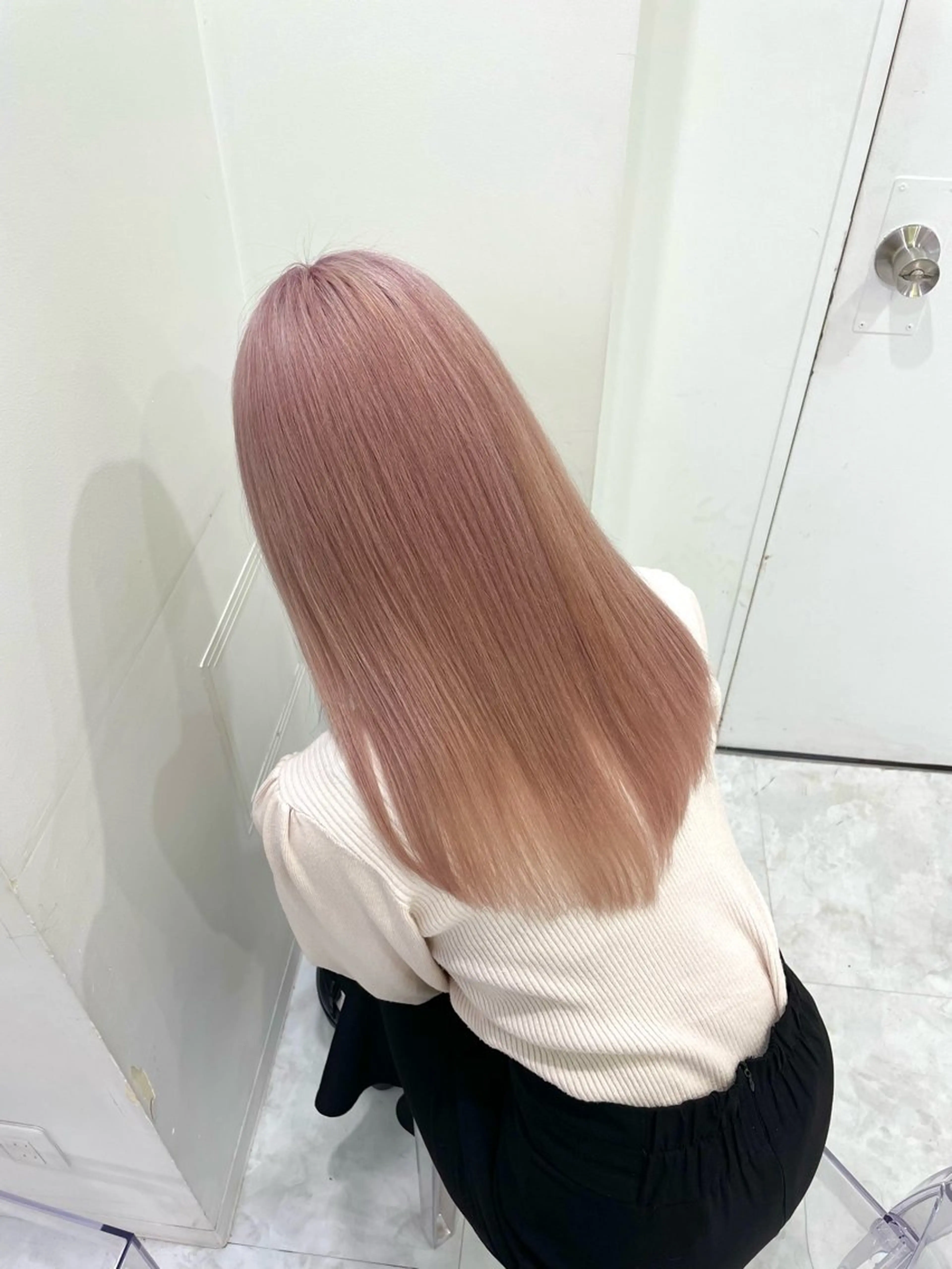 ロング カラー ハイトーンカラー ピンクカラー ヘアカラー 韓国暗髪🩶レイヤー 🩶hayatoのヘアスタイル