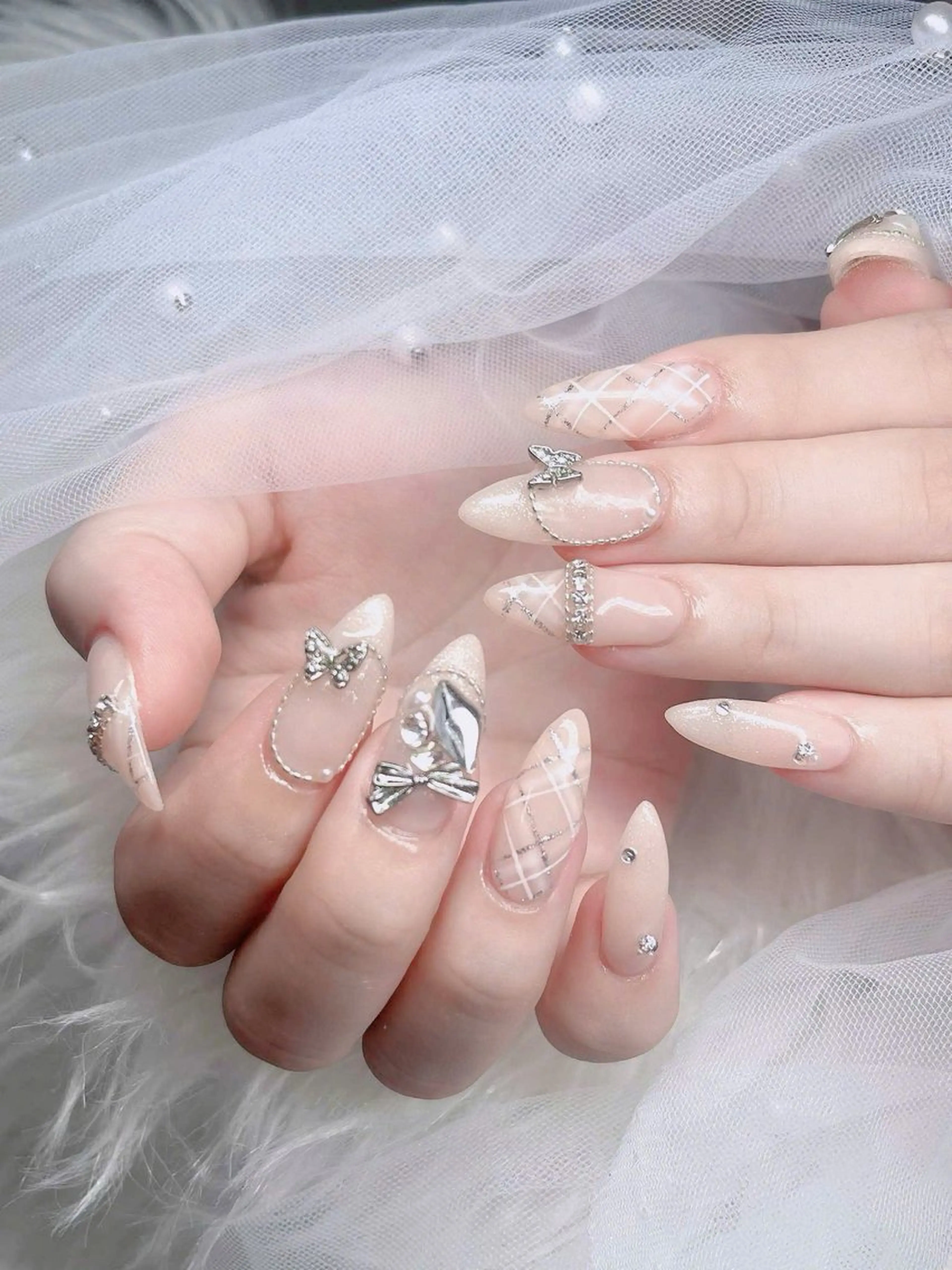 ネイル フレンチネイル ジェルネイル ガラスフレンチ ハロウィン ハート H.baby nail所属・H.baby Nail Salonのネイルデザイン