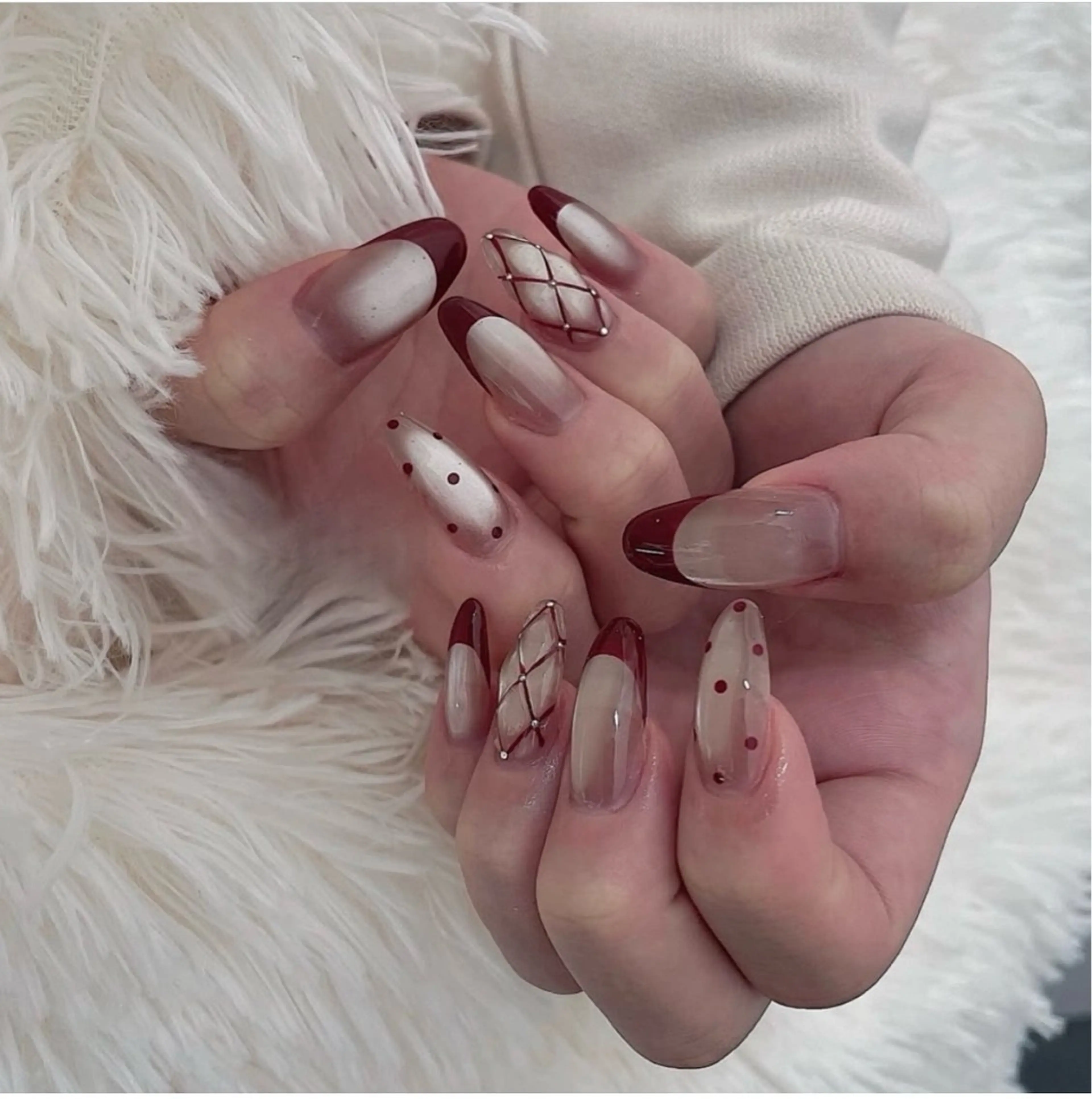 ネイル フレンチネイル キラキラネイル マグネットネイル ミラーネイル ニュアンスネイル ハンドネイル Lyn TA Nailのネイルデザイン