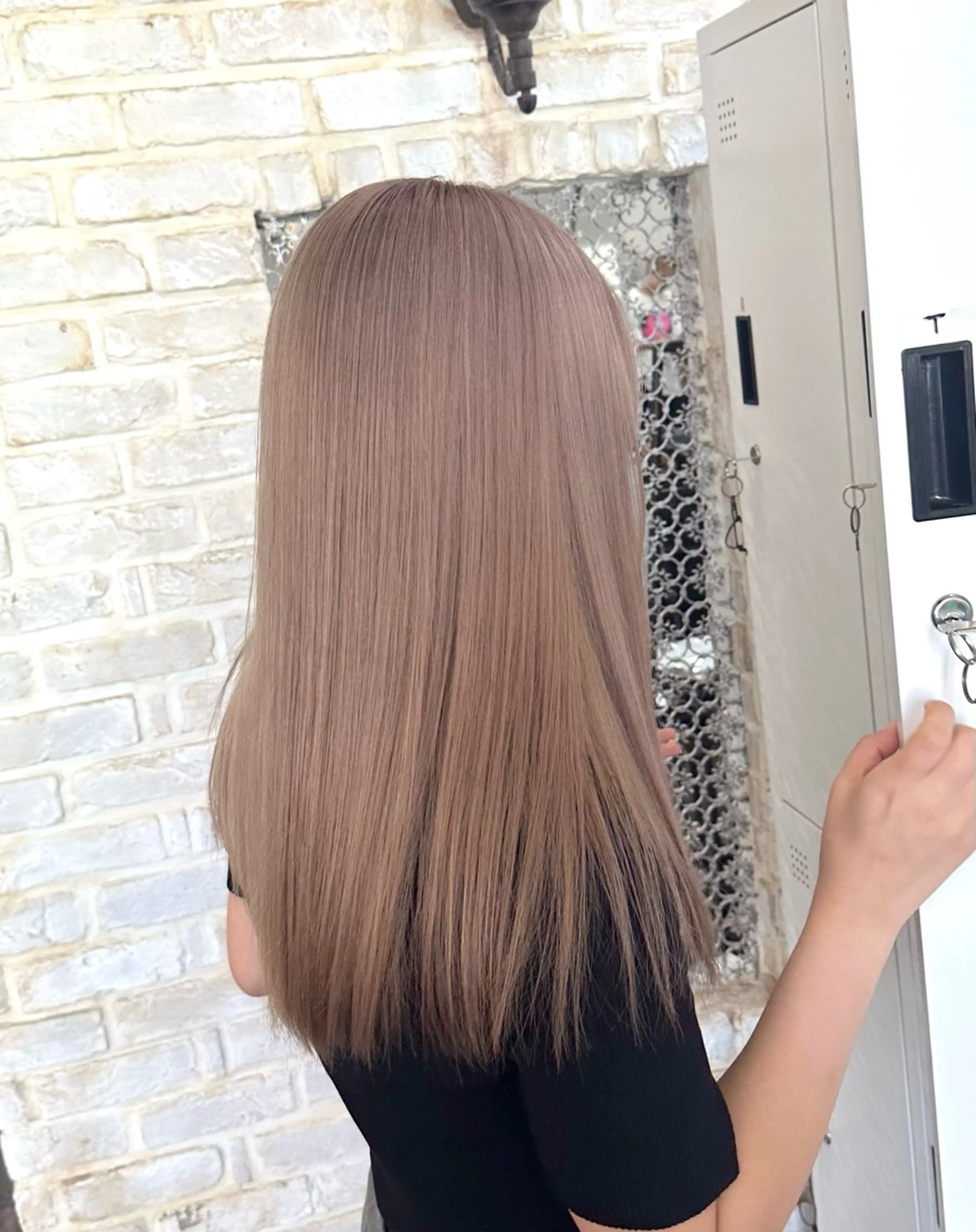 ロング カラー ベージュカラー ミルクティーベージュ カット ヘアカラー トリートメント 🌿ガクト 🌿艶髪透明感のヘアスタイル