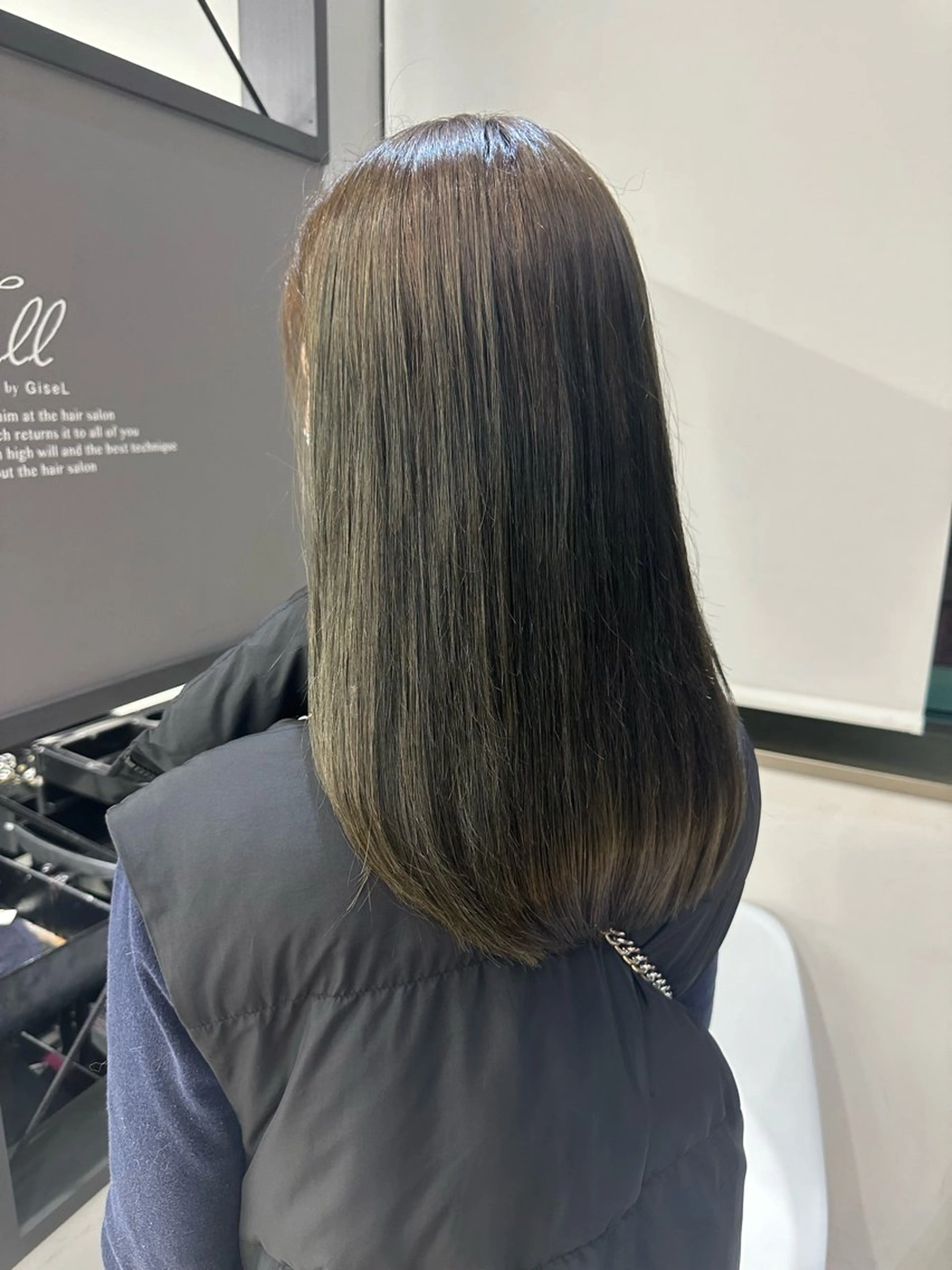 セミロング カラー GiseL宗像所属・GiseL宗像 HiROEのヘアスタイル