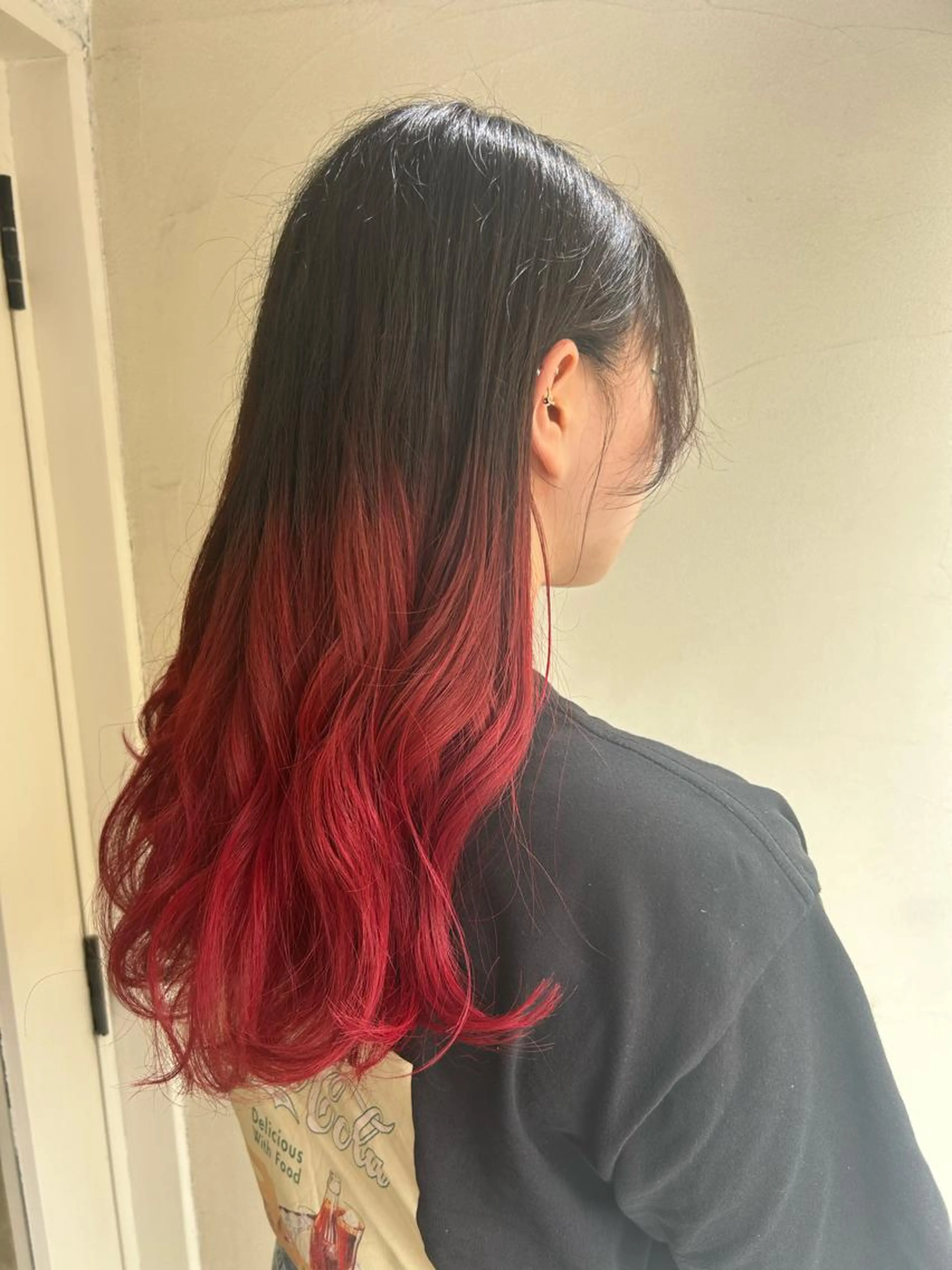 🌈グラデーションカラー🌈根元カラー＋毛先ブリーチ1回＋毛先カラー🌈裾カラーもOK！🌈￥18920→￥9990🌈の写真