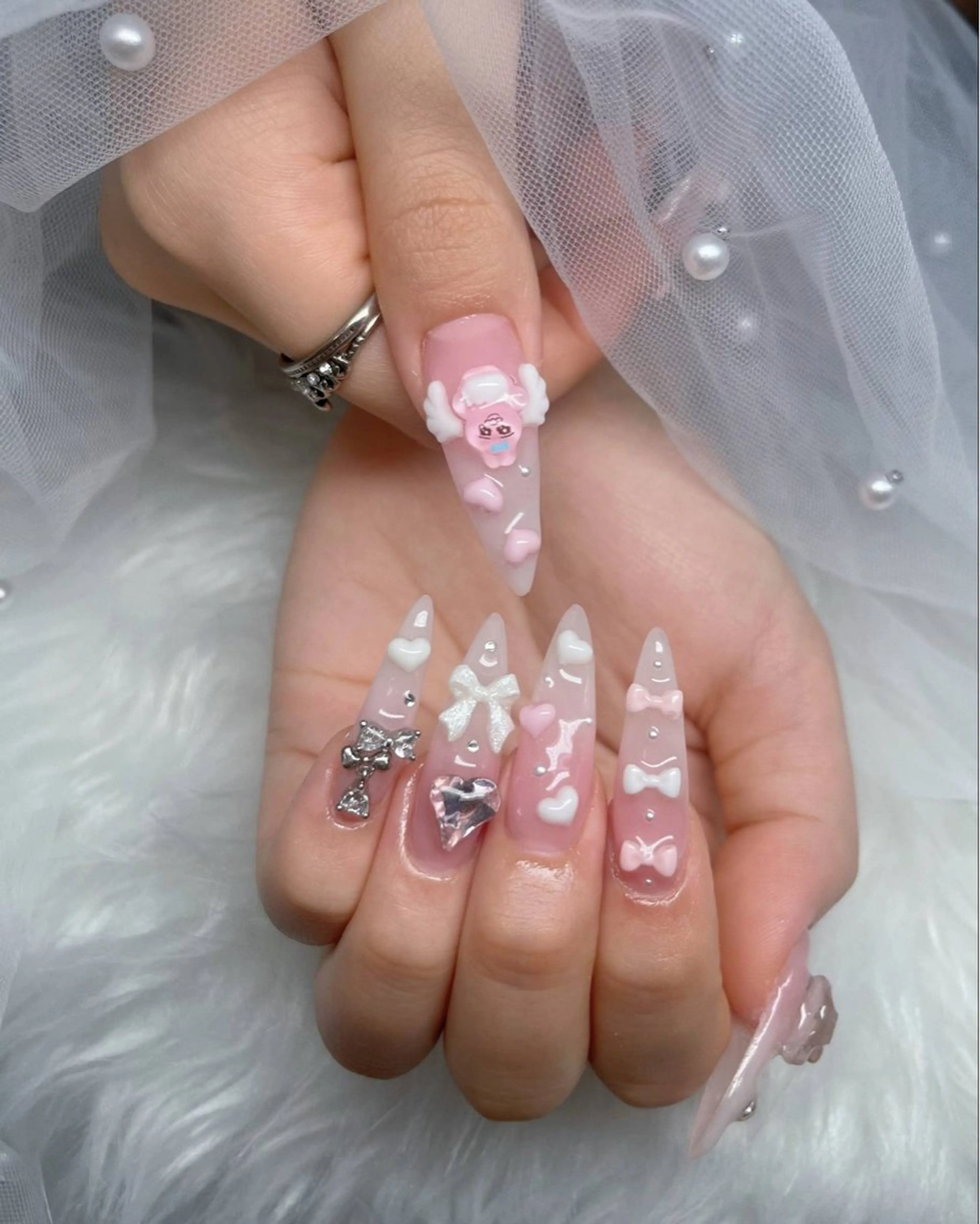 ネイル オーロラネイル フレンチネイル ジェルネイル ハロウィン キラキラネイル ハンドネイル H.baby Nail Salonのネイルデザイン